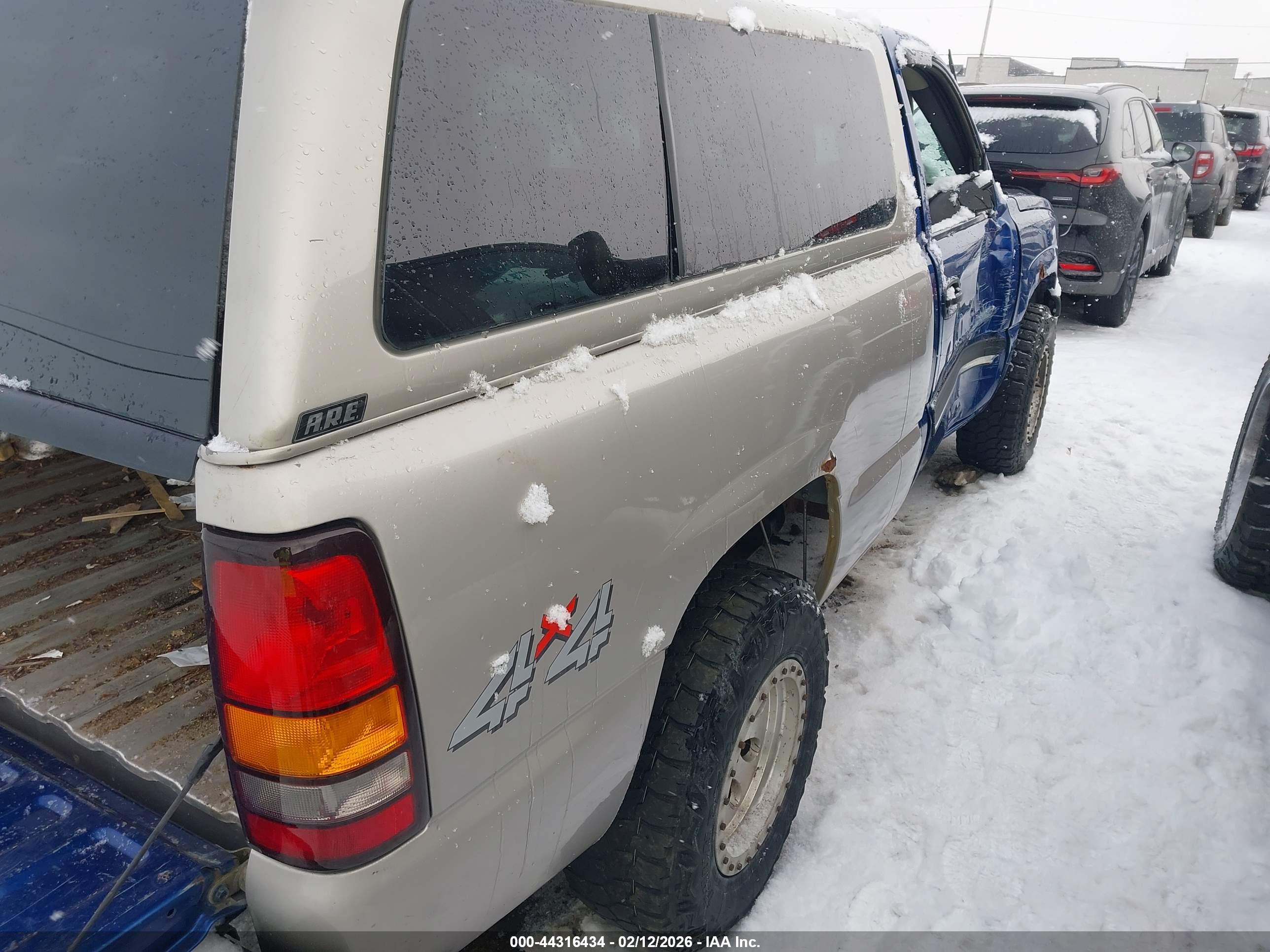 CHEVROLET SILVERADO image 4
