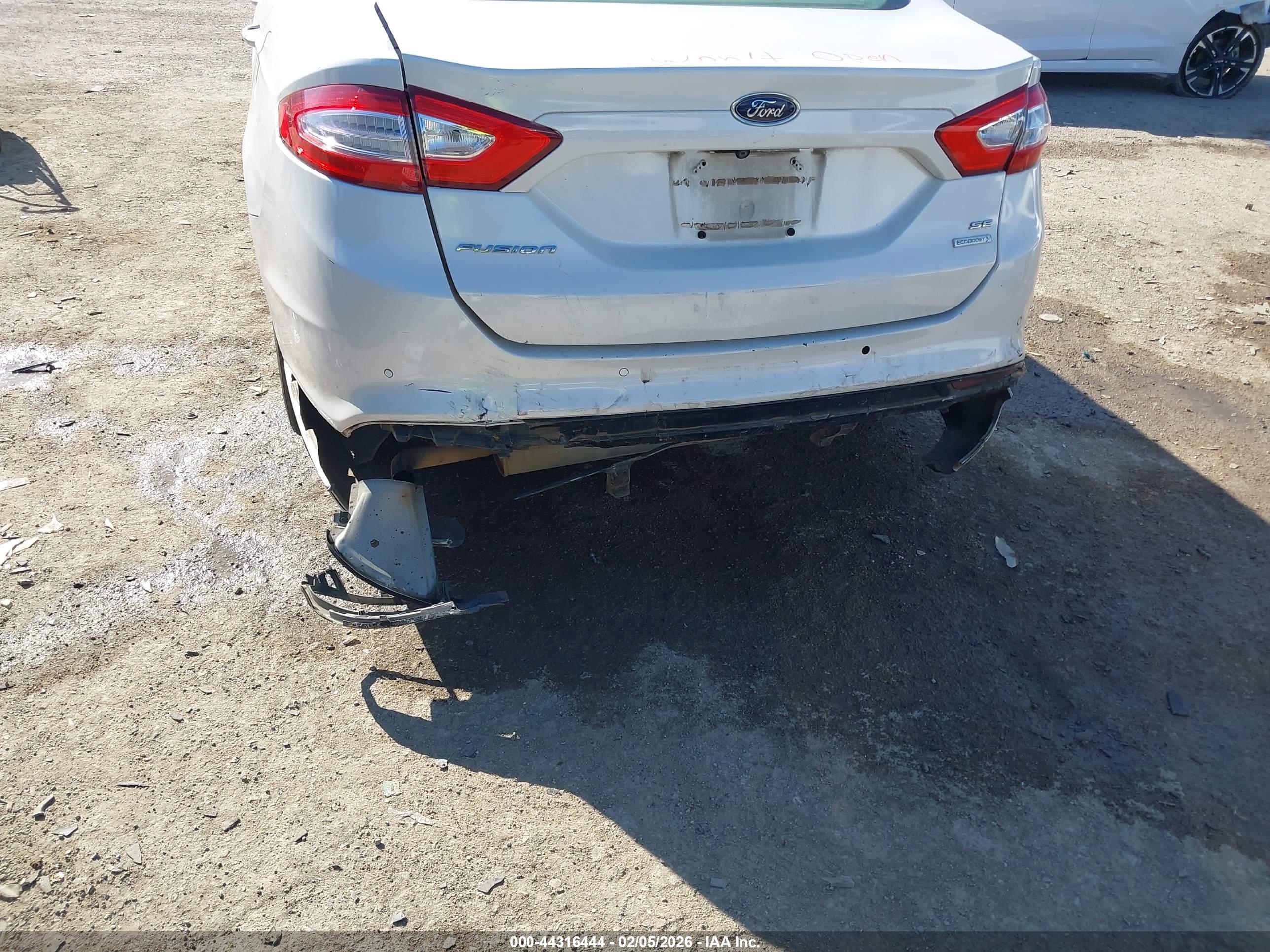 FORD FUSION image 6