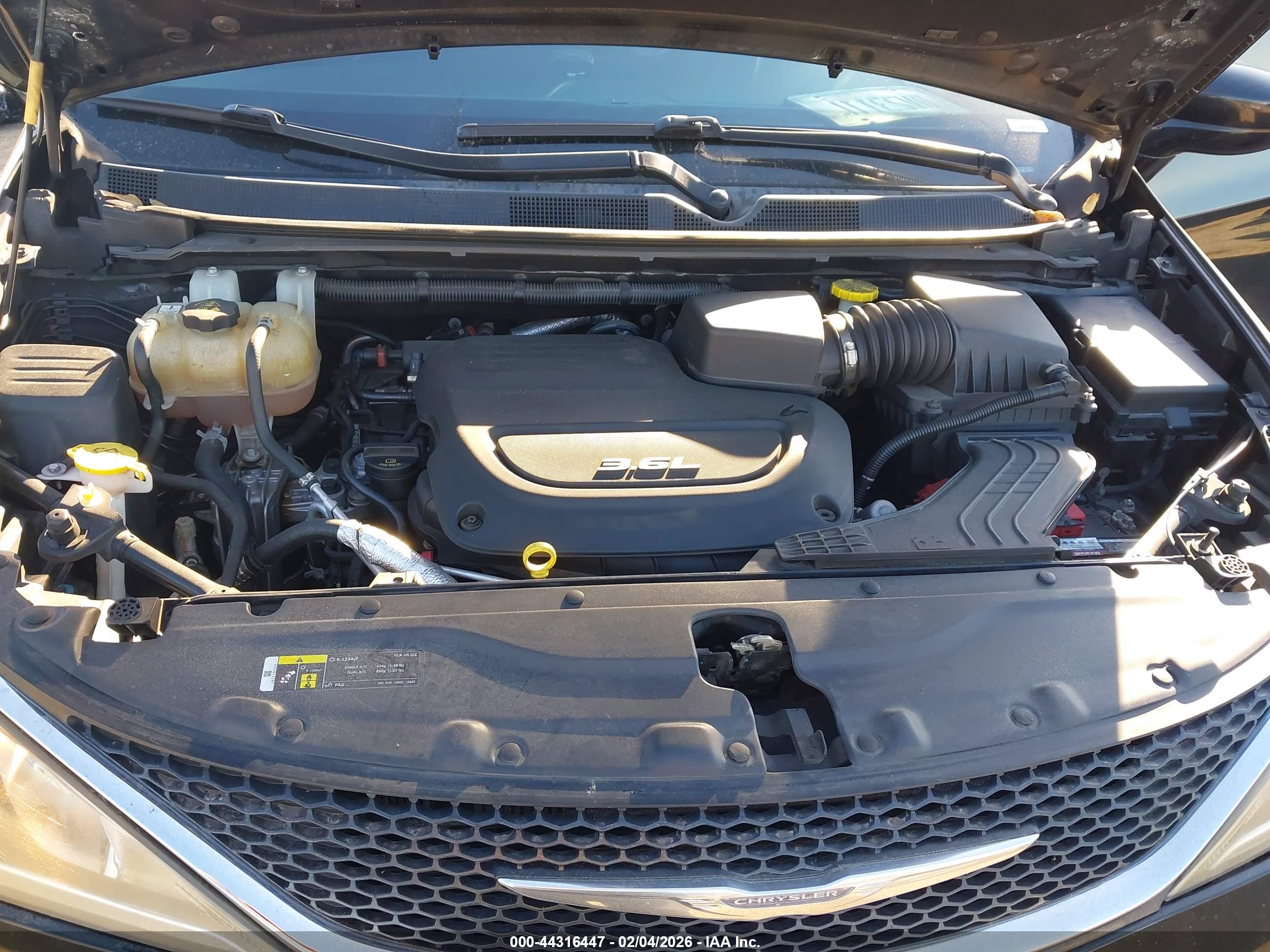 CHRYSLER PACIFICA image 10