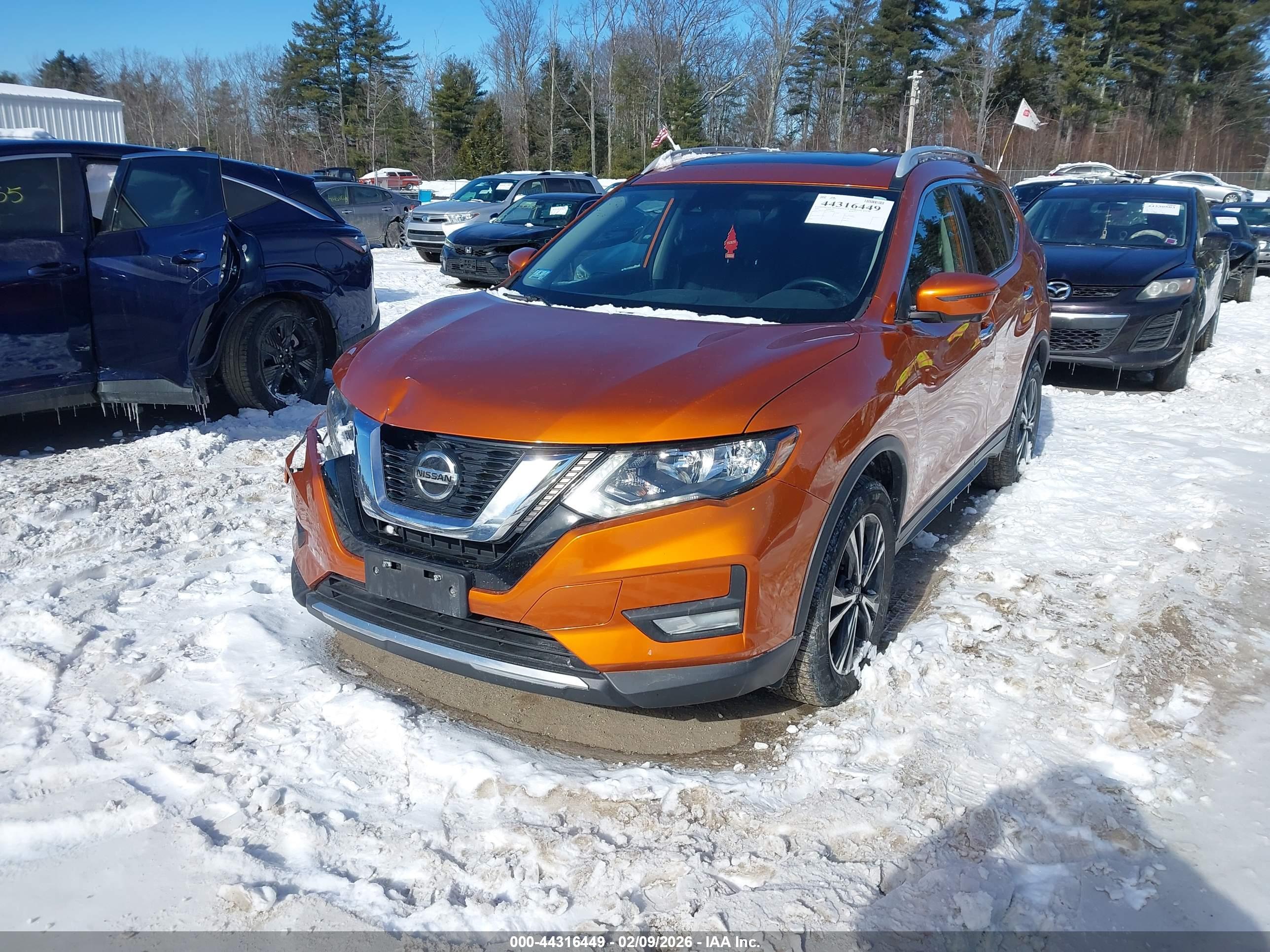 NISSAN ROGUE image 2