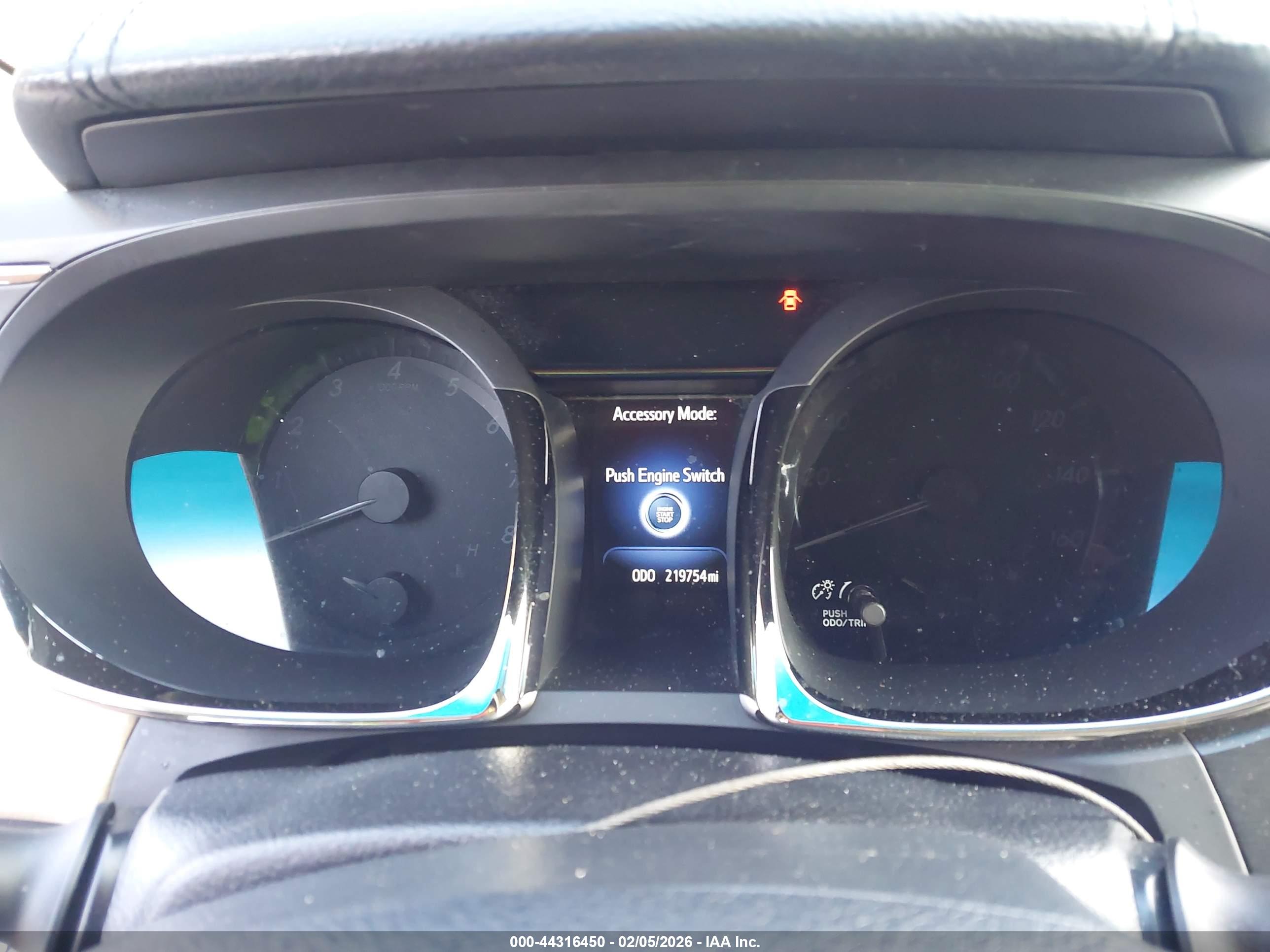 TOYOTA AVALON image 7