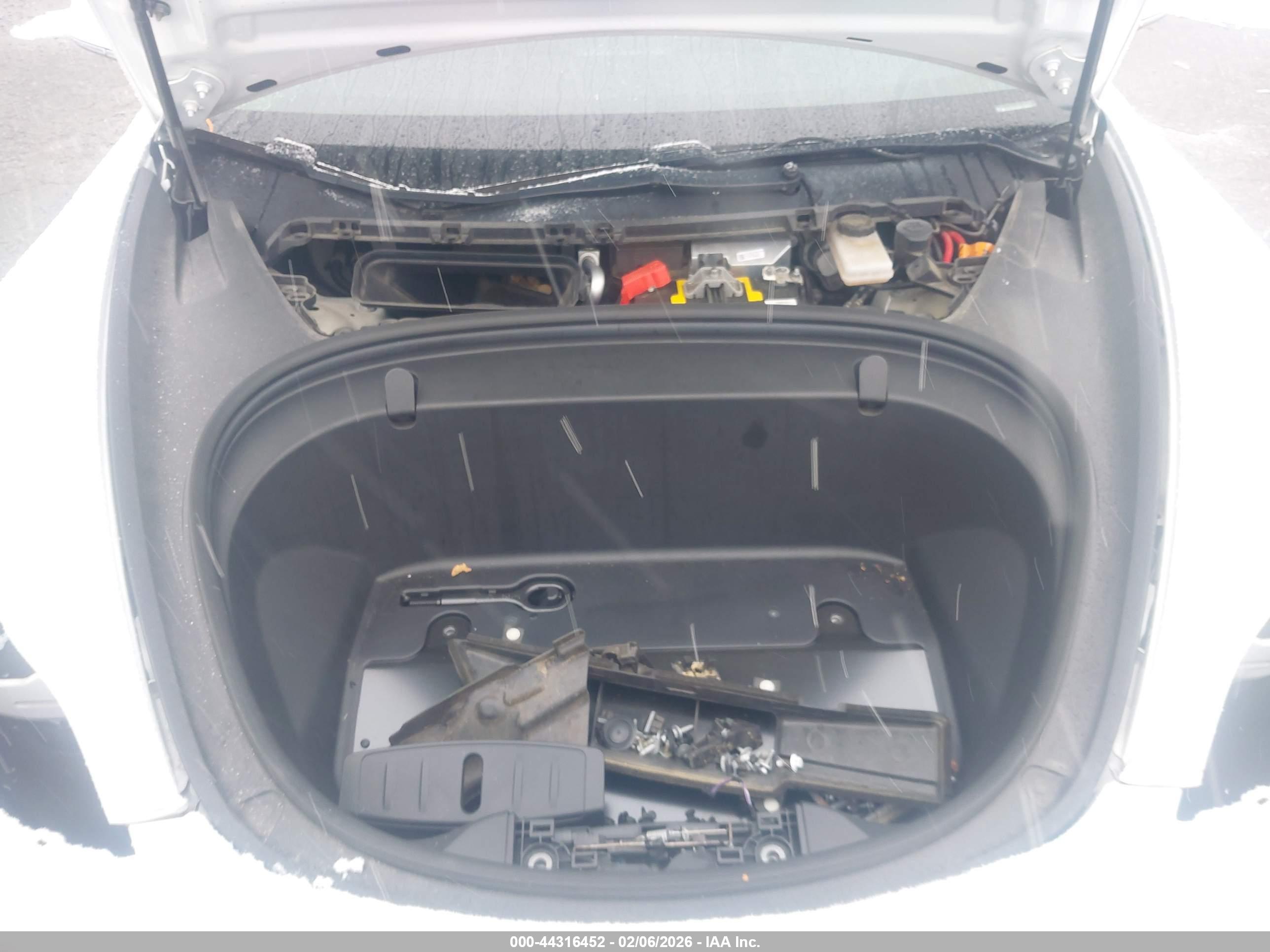TESLA MODEL image 10
