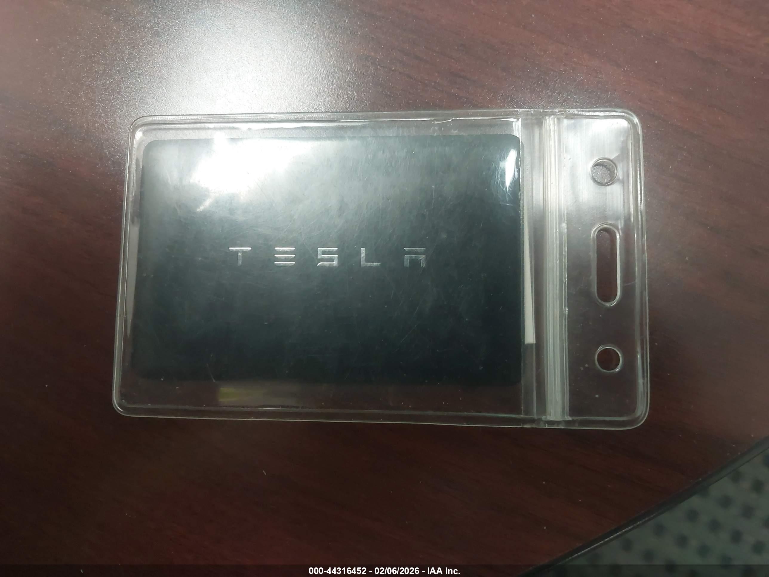 TESLA MODEL image 11