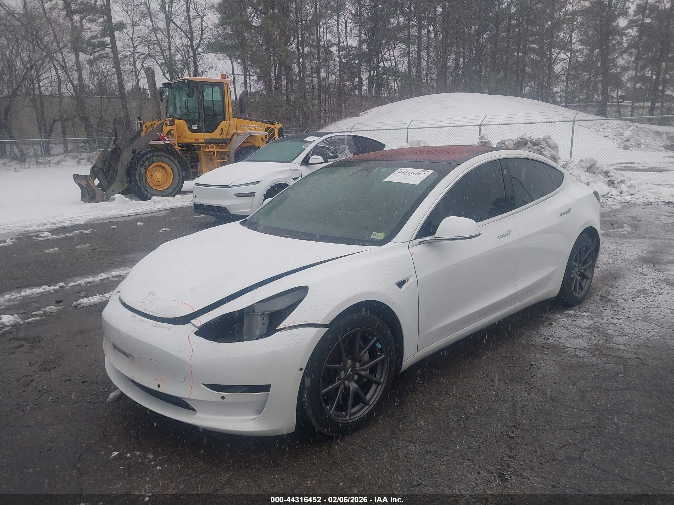 TESLA MODEL image 2