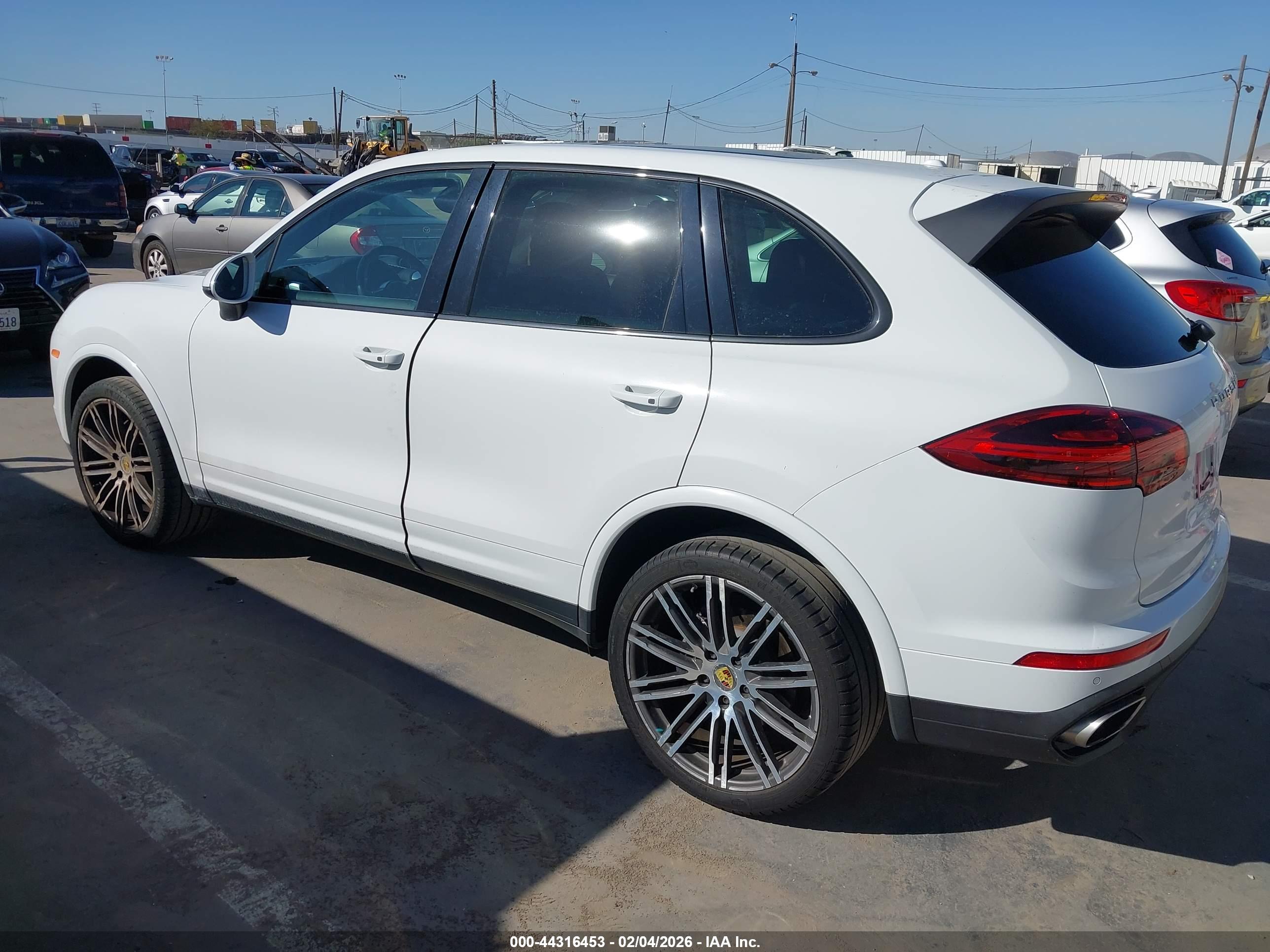 PORSCHE CAYENNE image 3