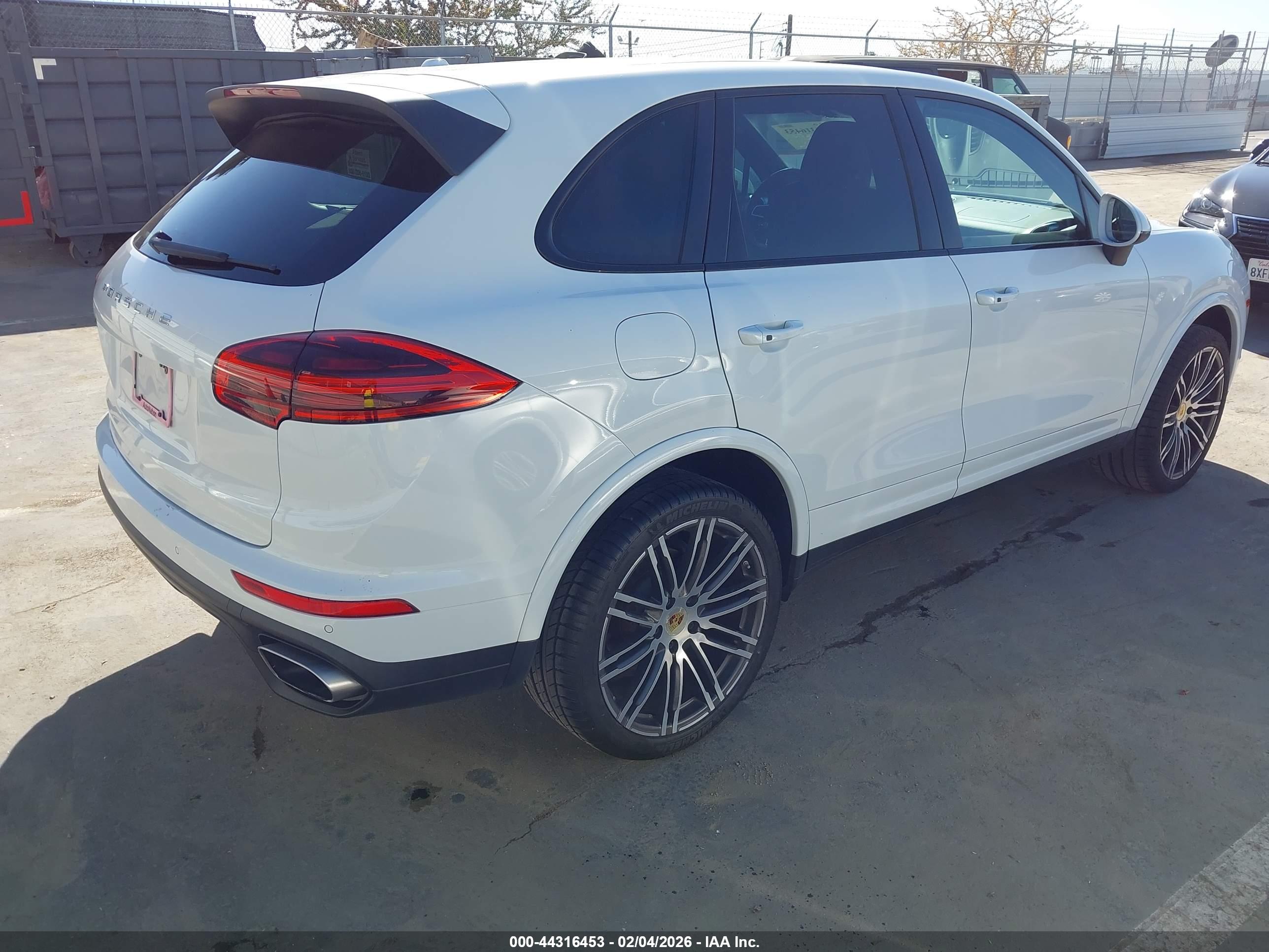 PORSCHE CAYENNE image 4