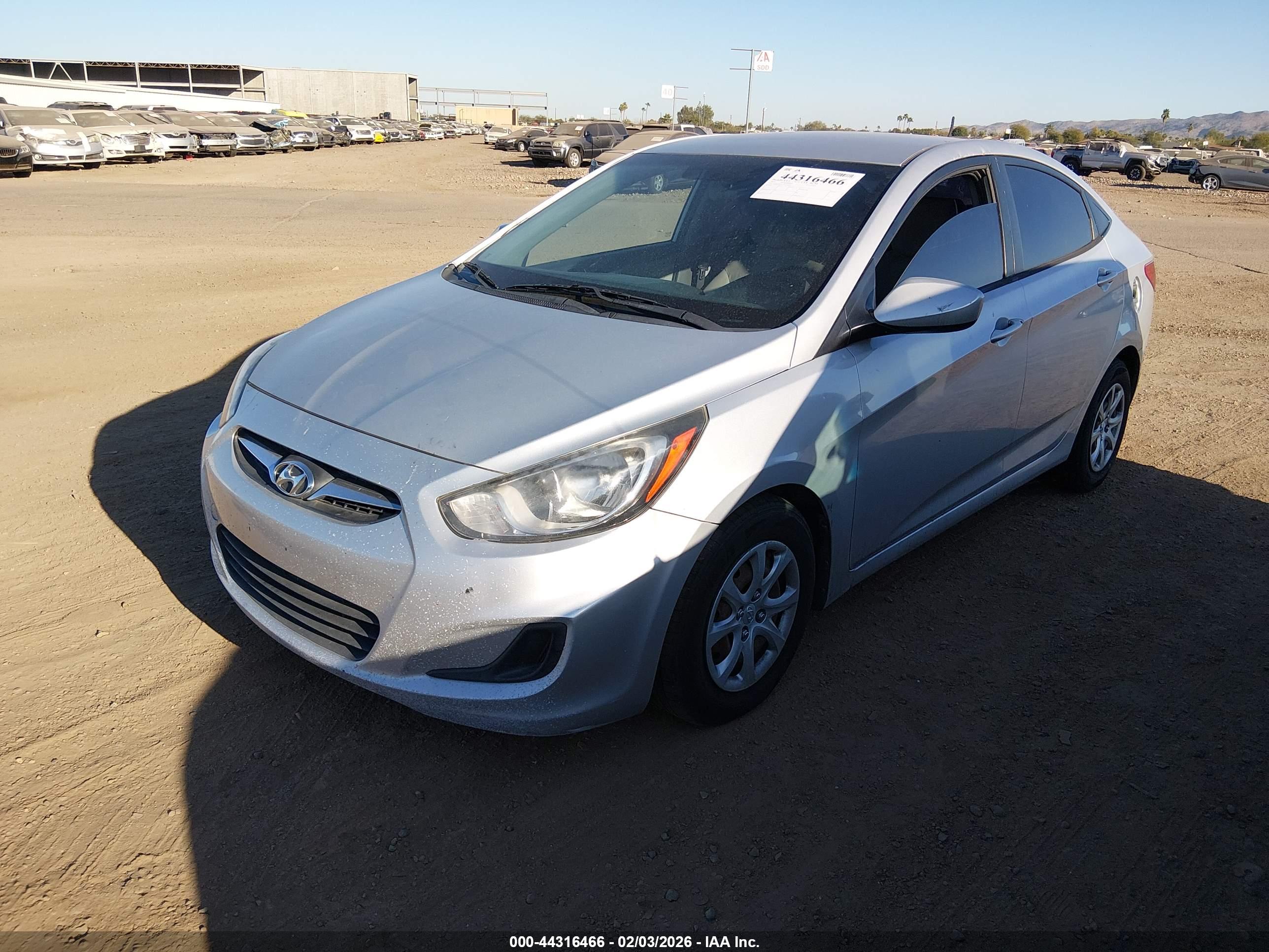 HYUNDAI ACCENT image 6