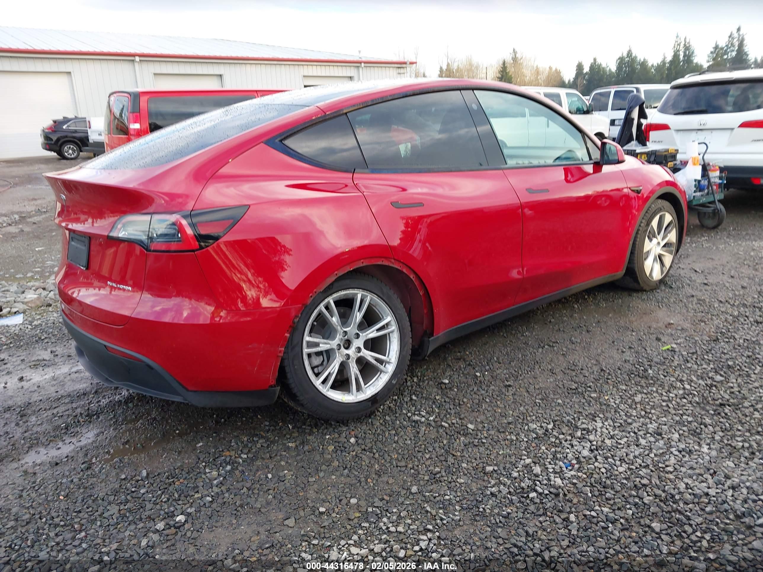TESLA MODEL image 4