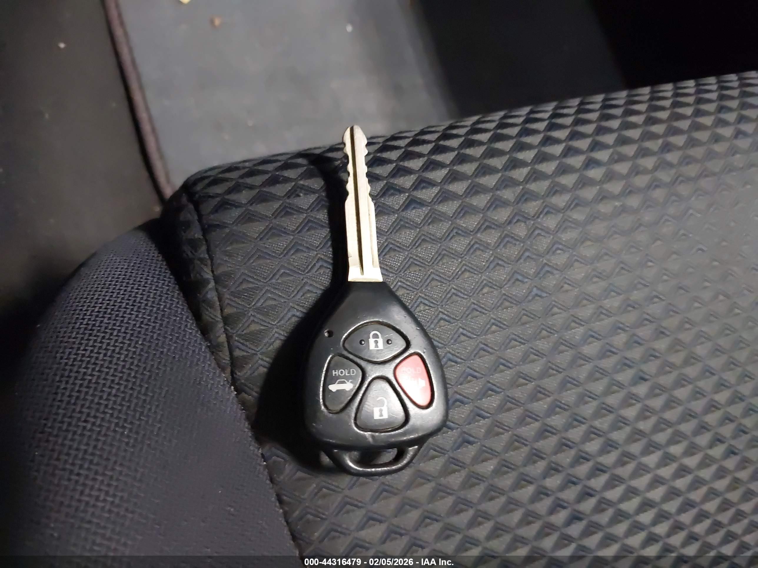 TOYOTA CAMRY image 11