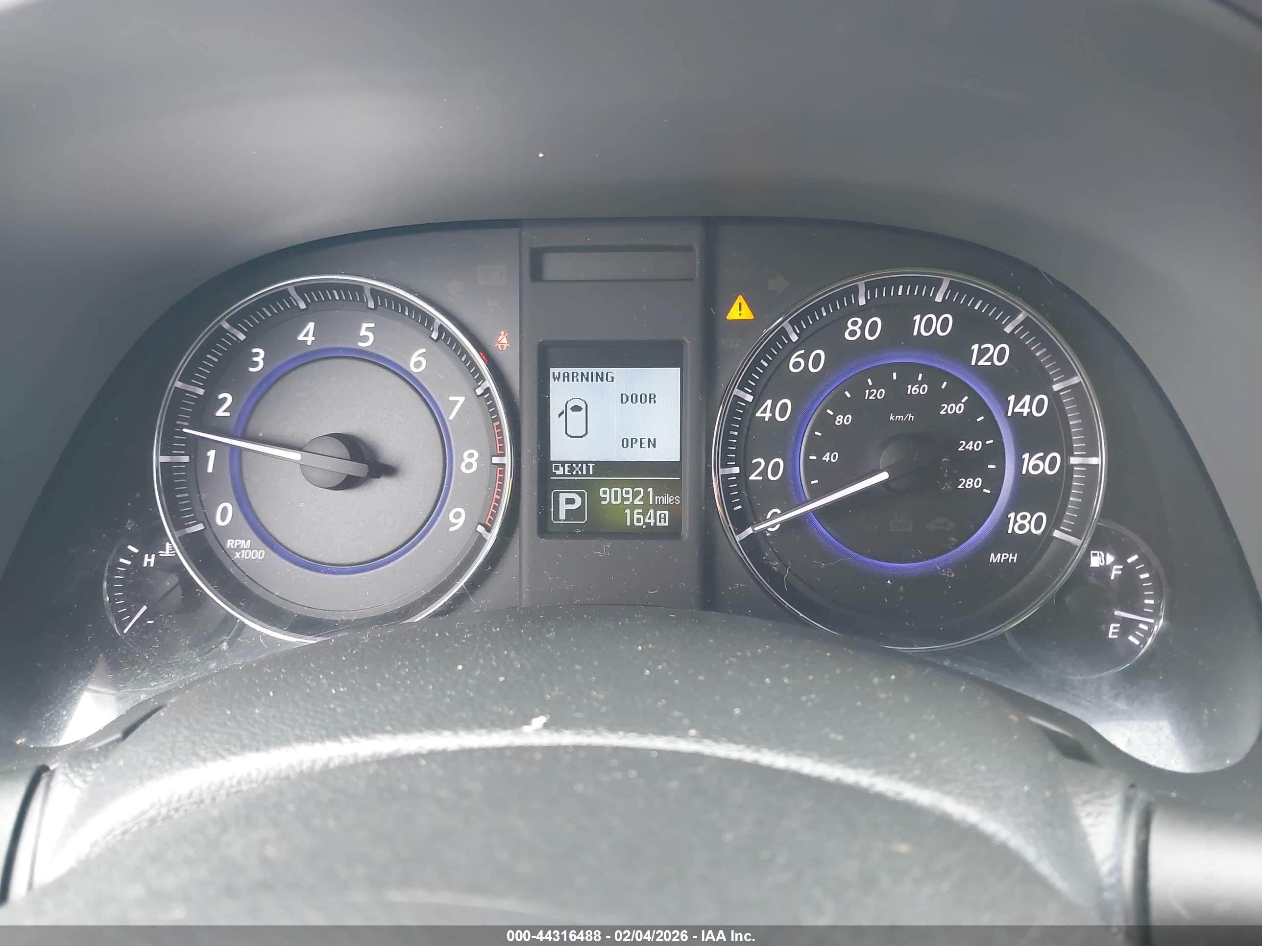 INFINITI QX70 image 7