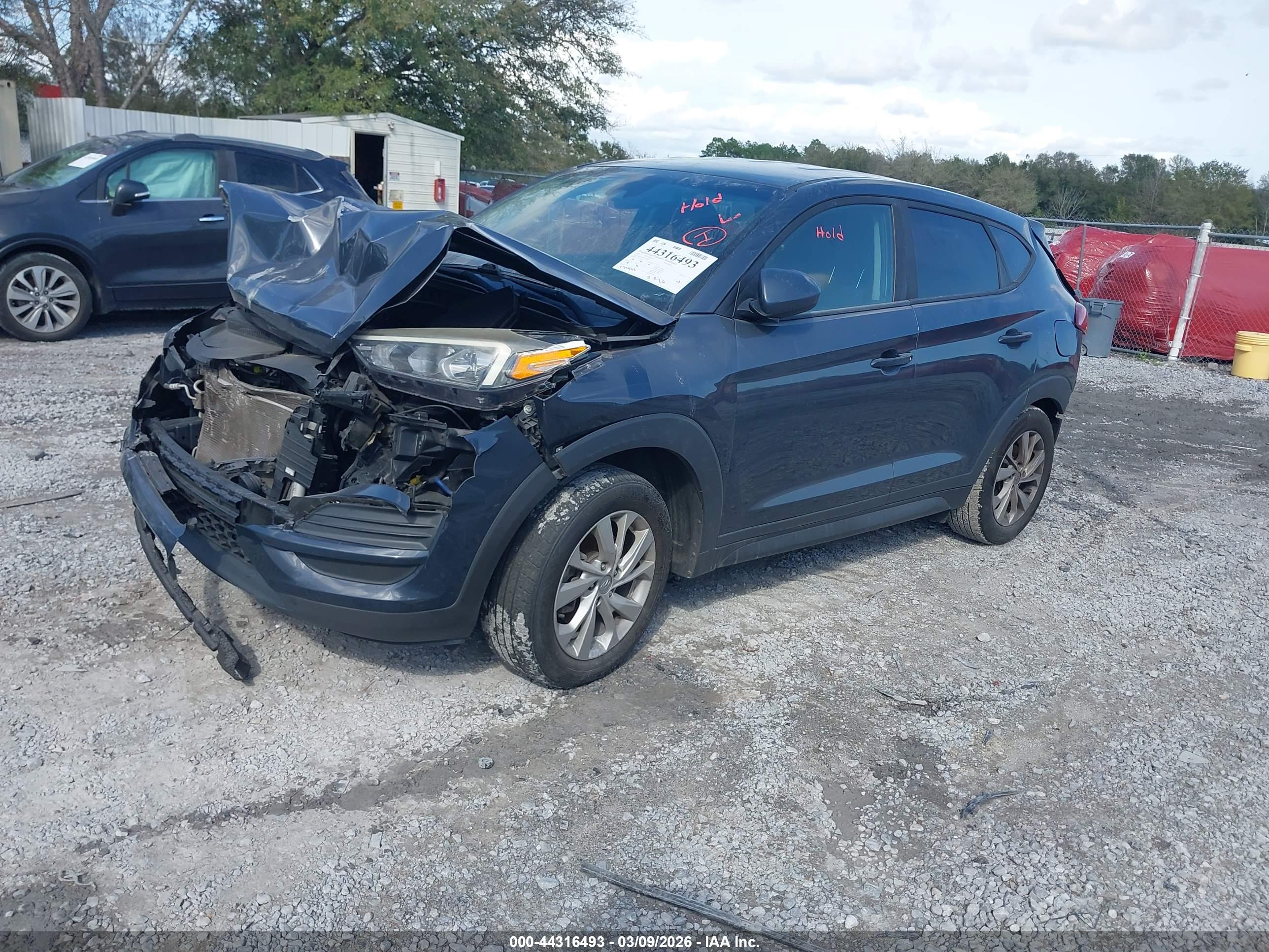 HYUNDAI TUCSON image 2