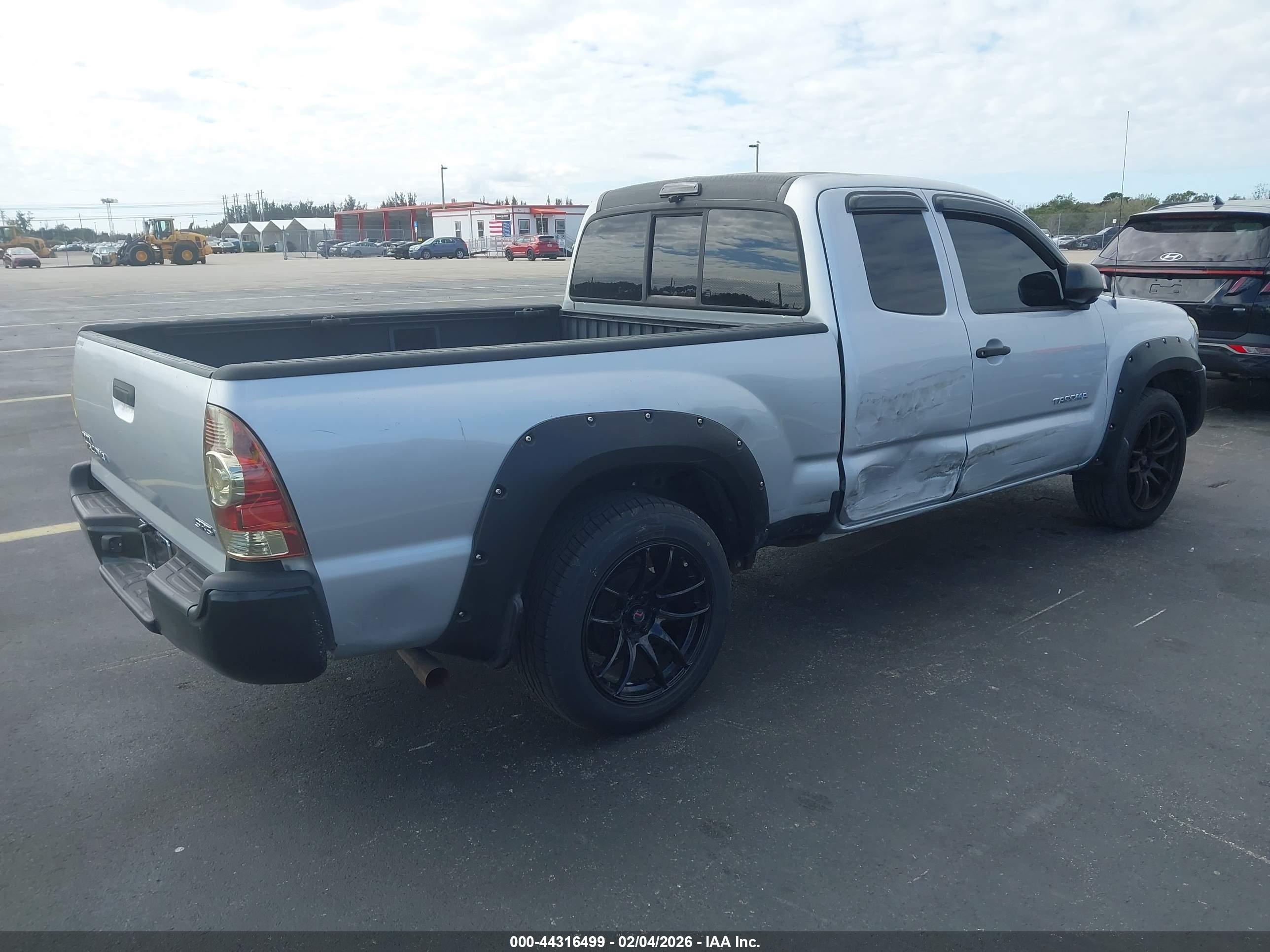 TOYOTA TACOMA image 4
