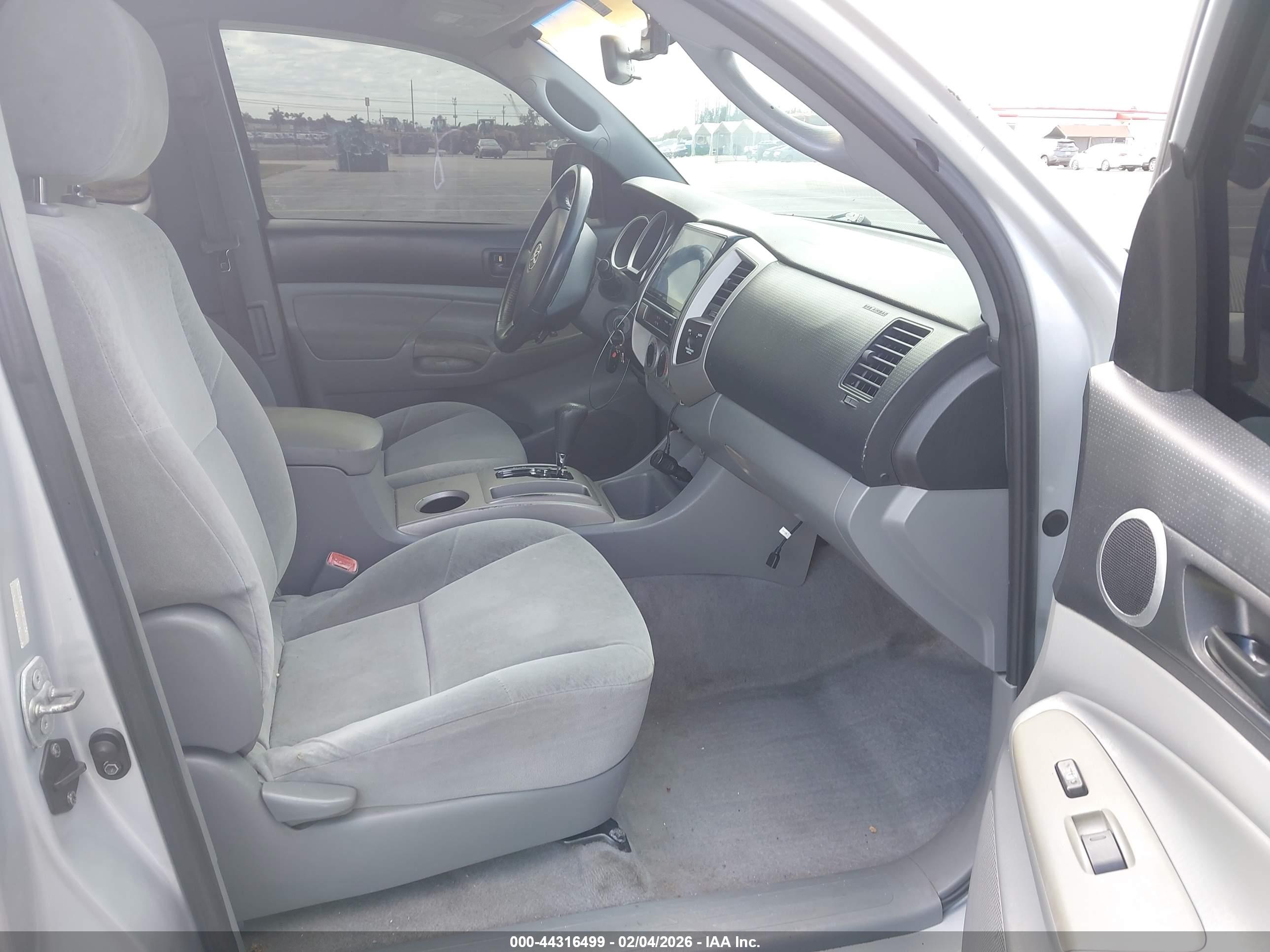 TOYOTA TACOMA image 5