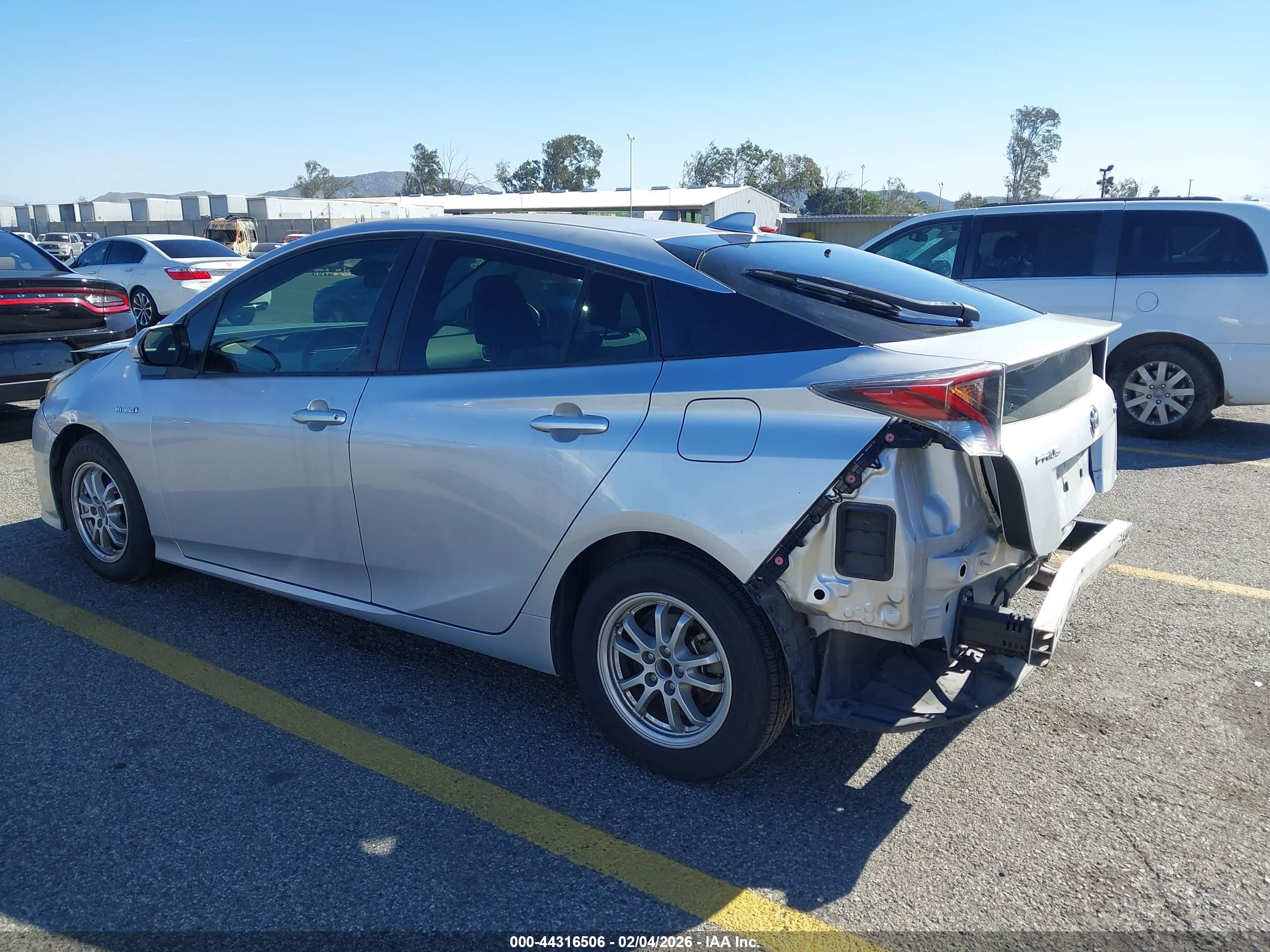 TOYOTA PRIUS image 3
