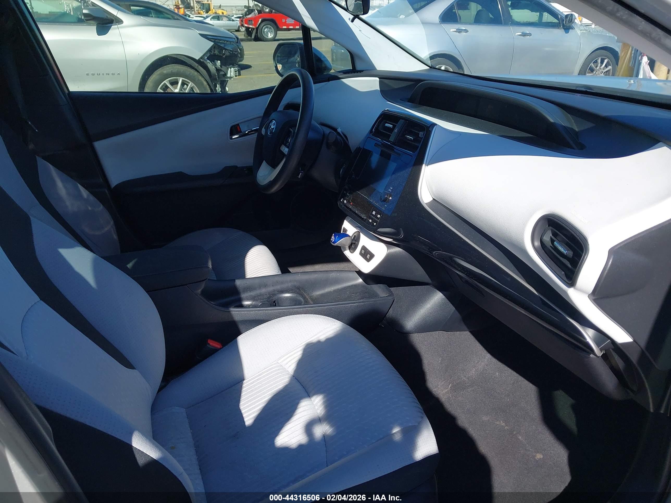 TOYOTA PRIUS image 5