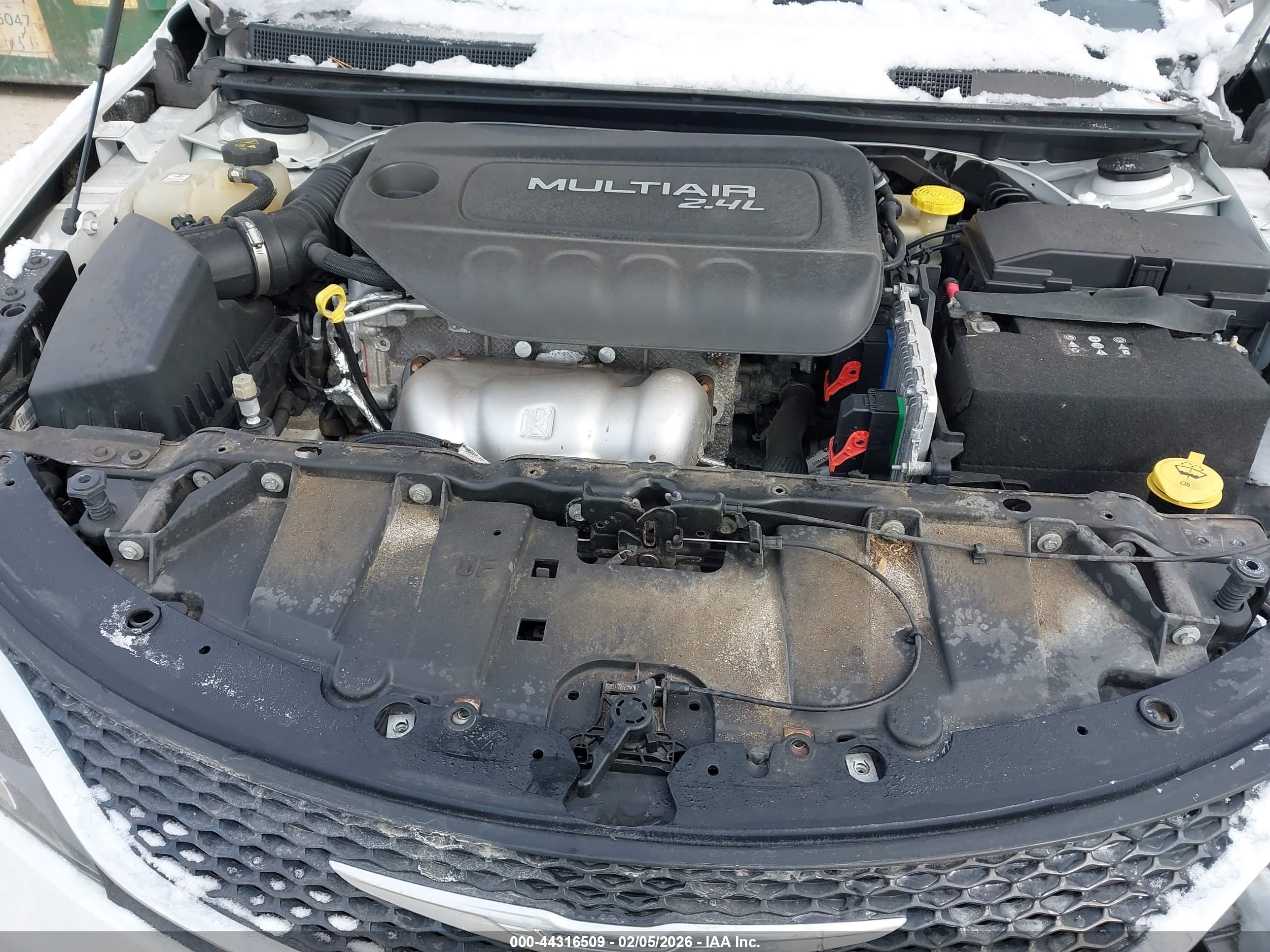 CHRYSLER 200 image 10