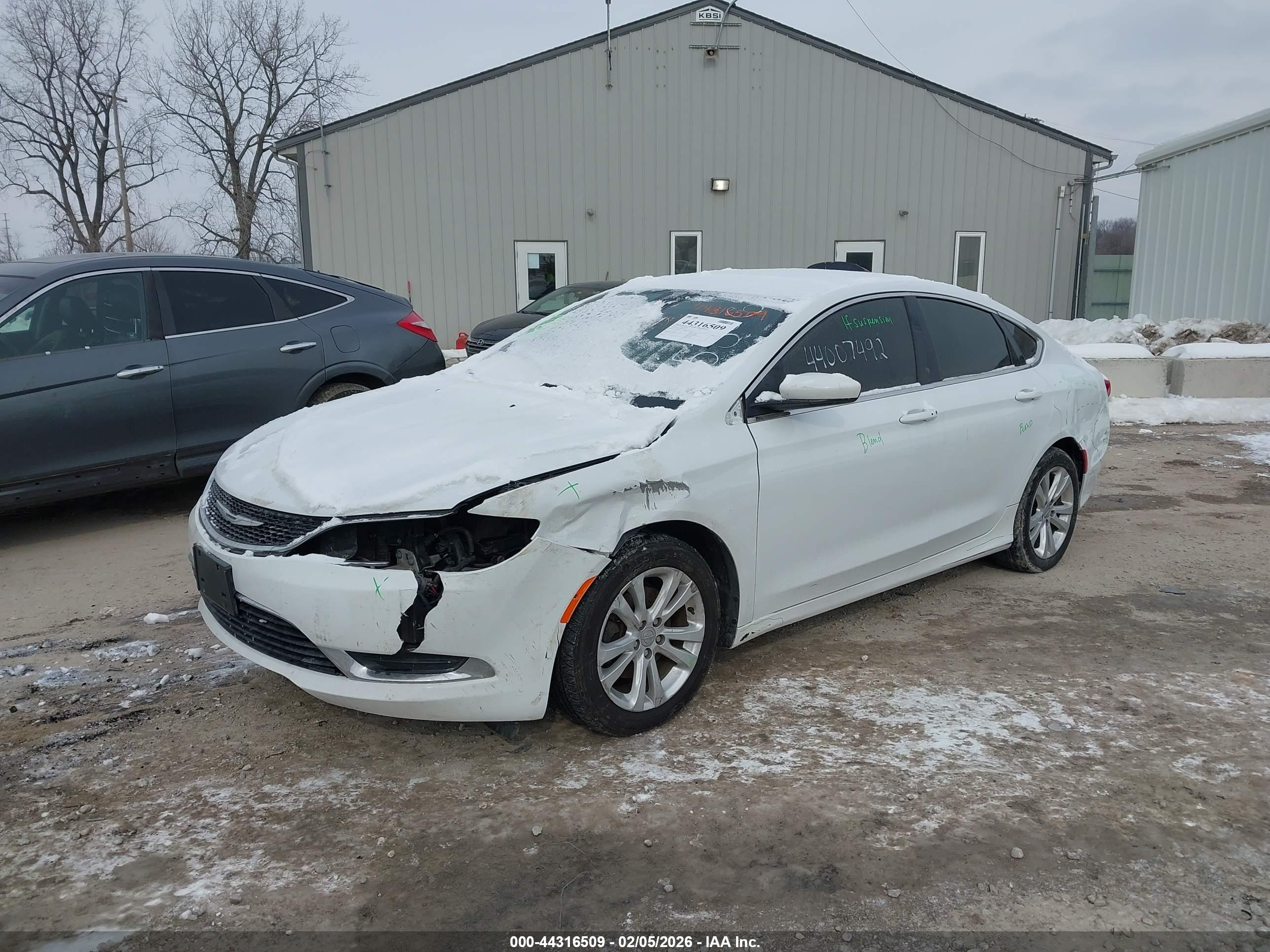 CHRYSLER 200 image 2