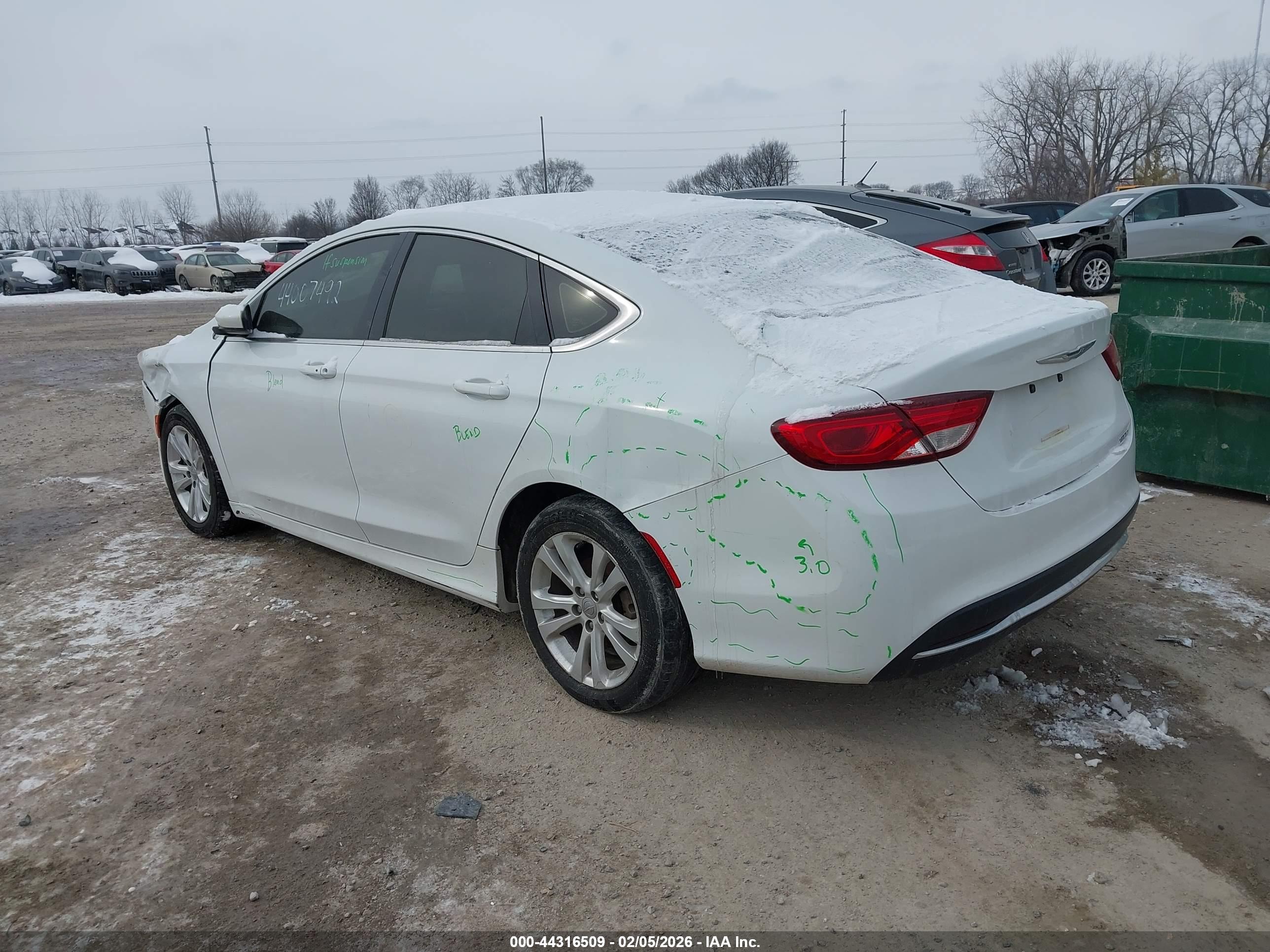 CHRYSLER 200 image 3