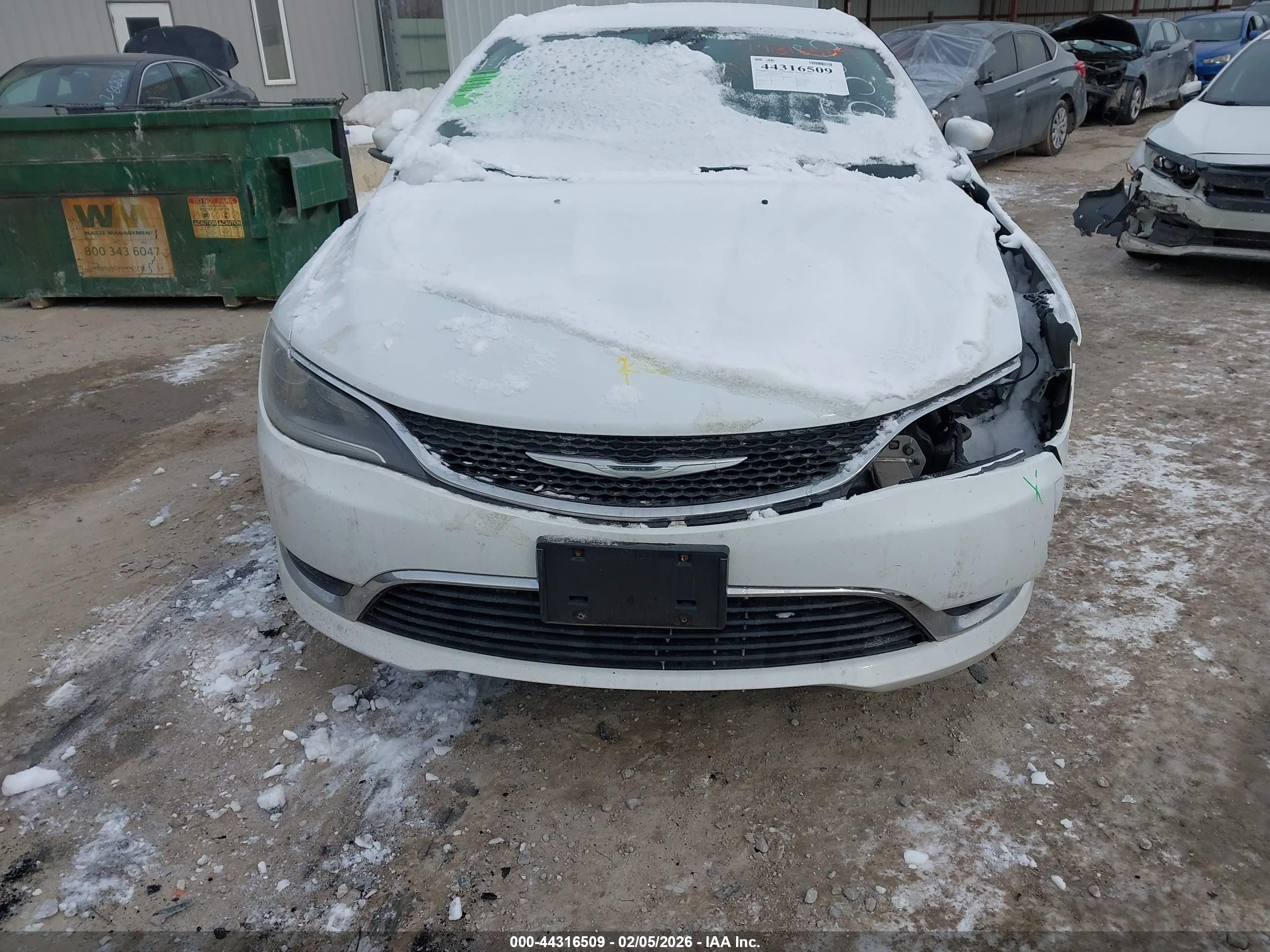 CHRYSLER 200 image 6