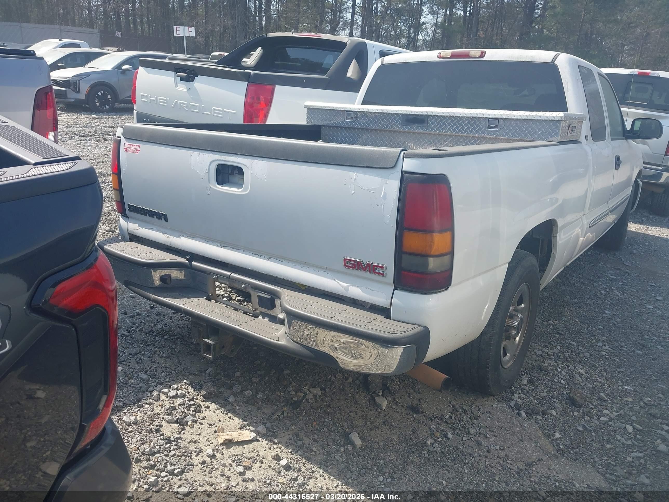 GMC SIERRA image 4