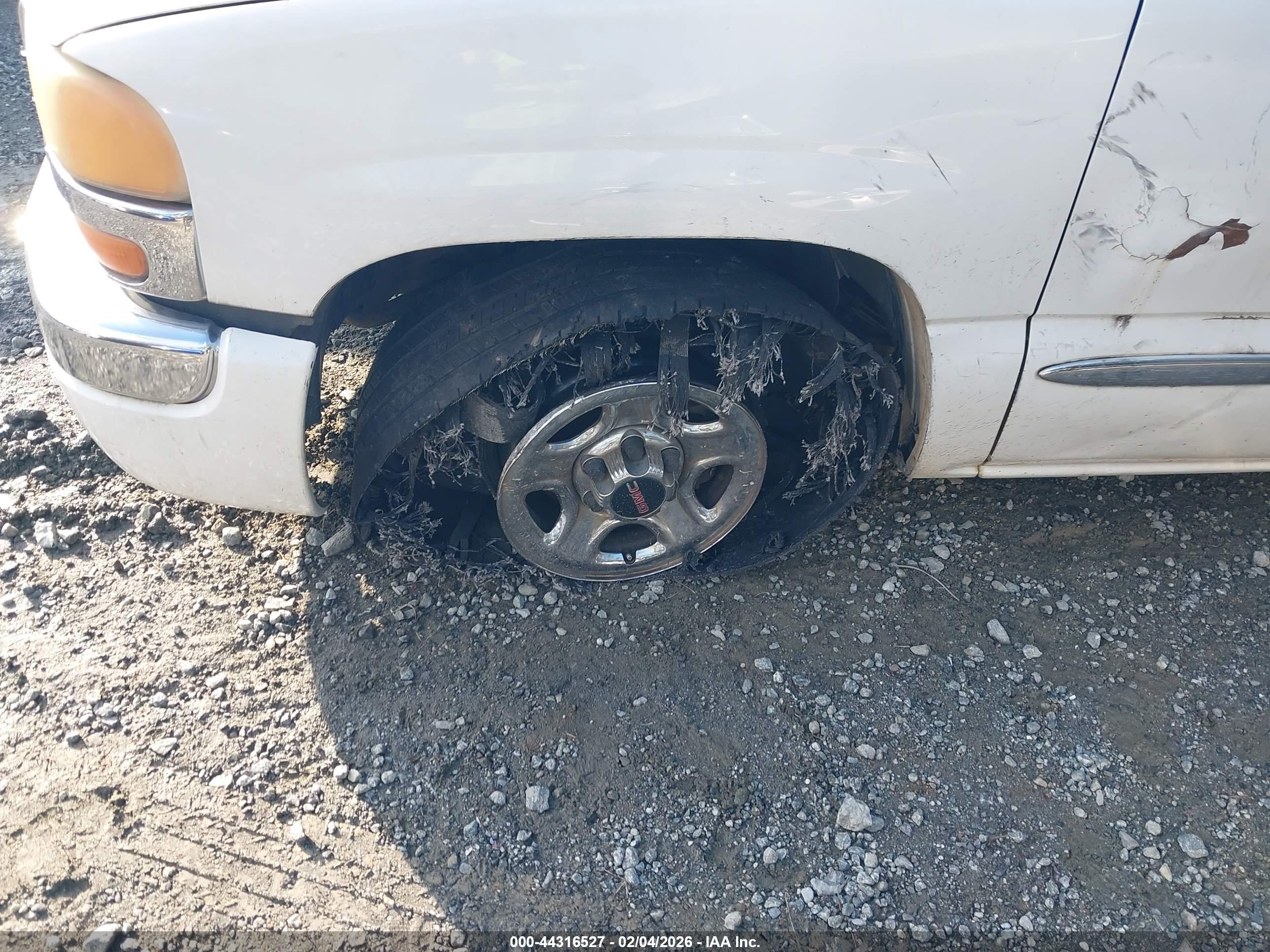GMC SIERRA image 6