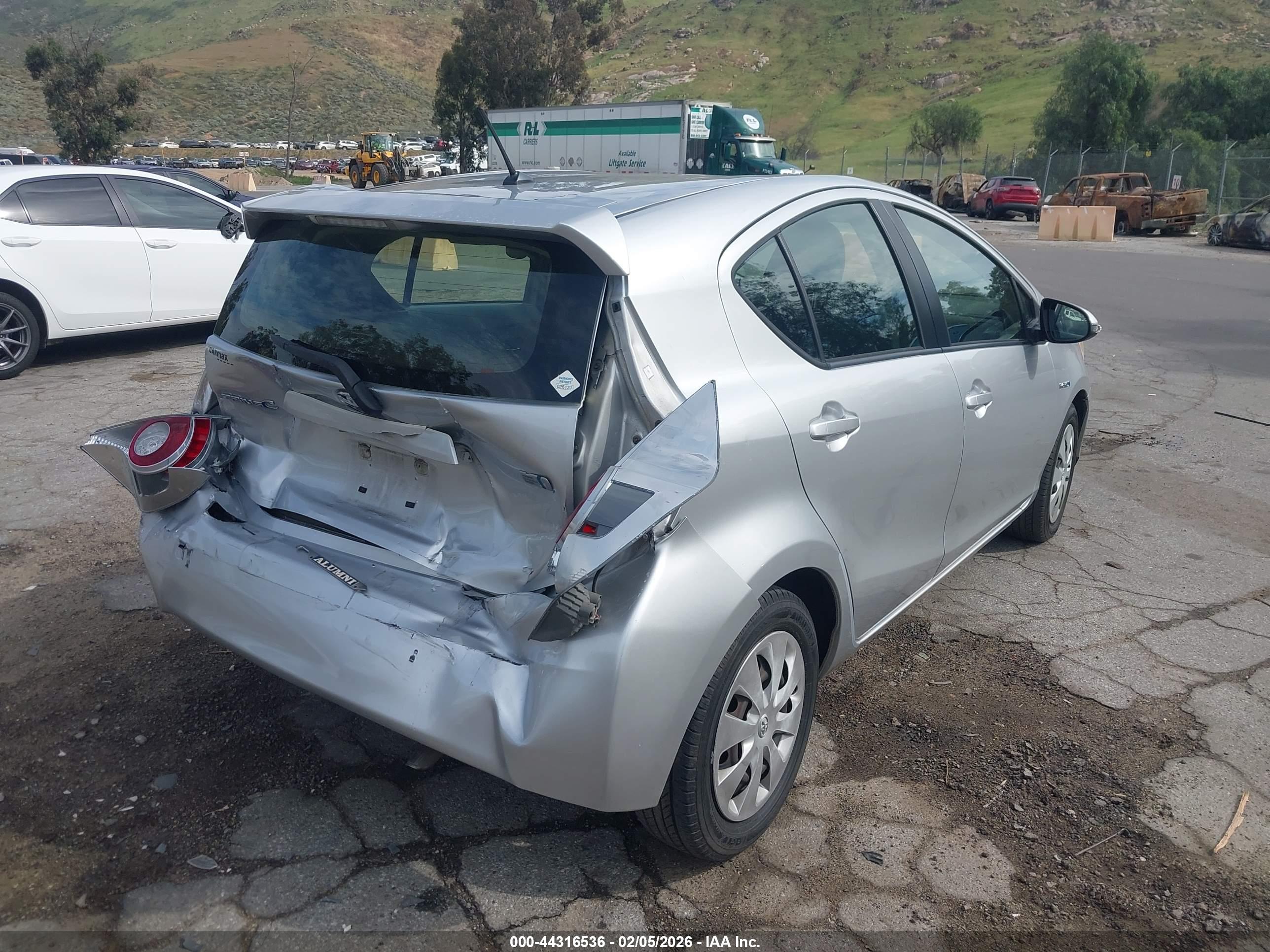 TOYOTA PRIUS image 4