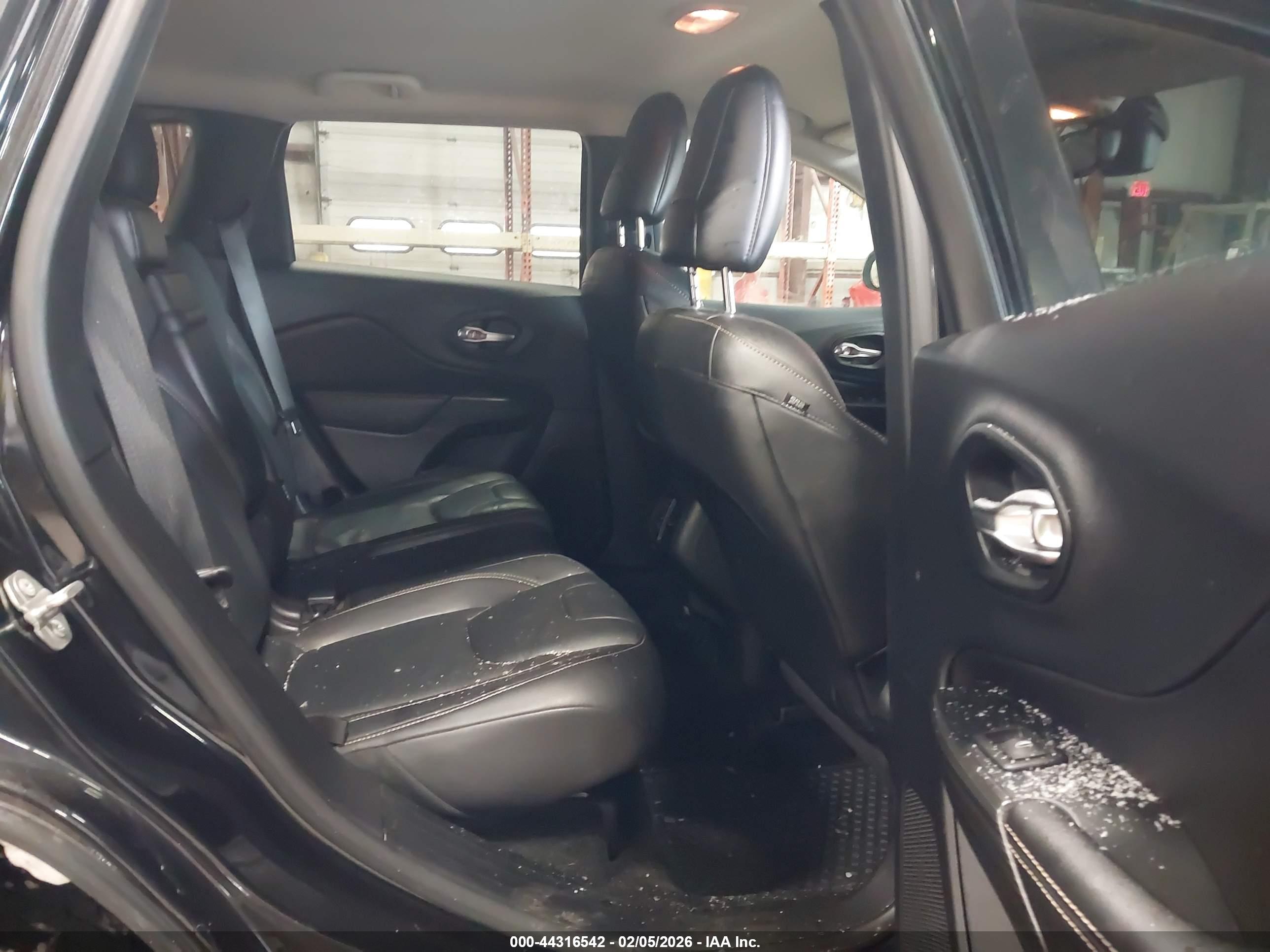 JEEP CHEROKEE image 8