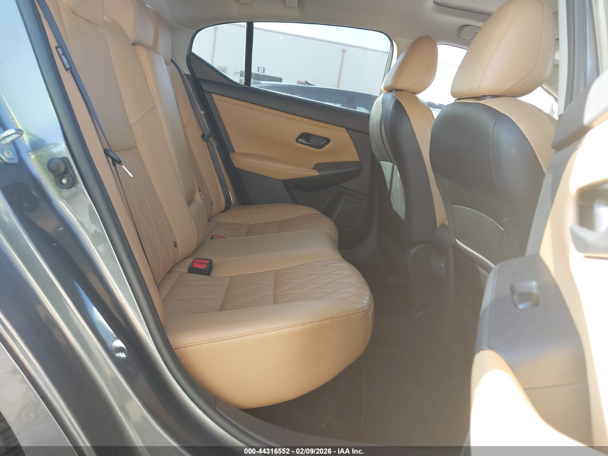 NISSAN SENTRA image 8