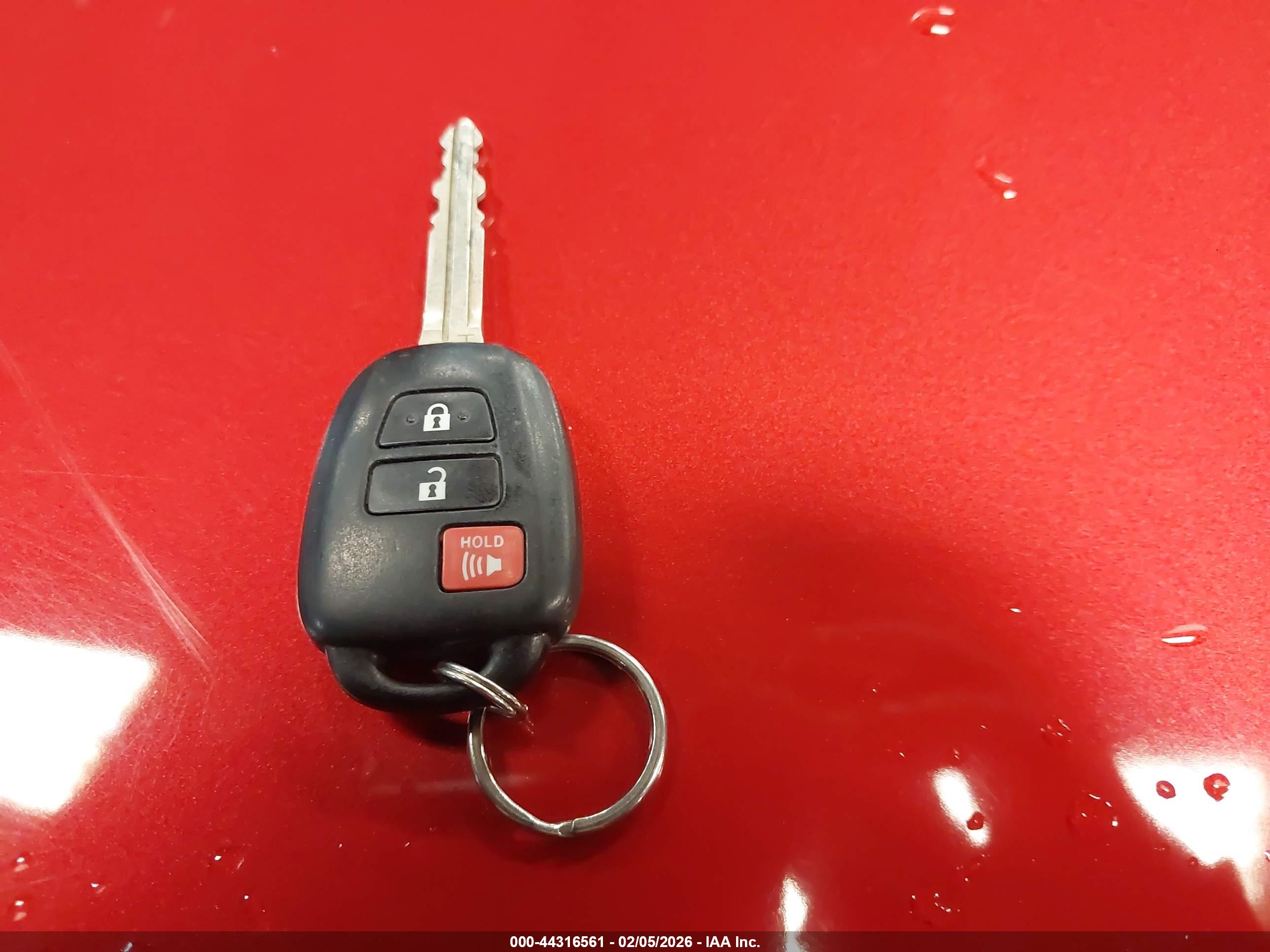 TOYOTA RAV4 image 11
