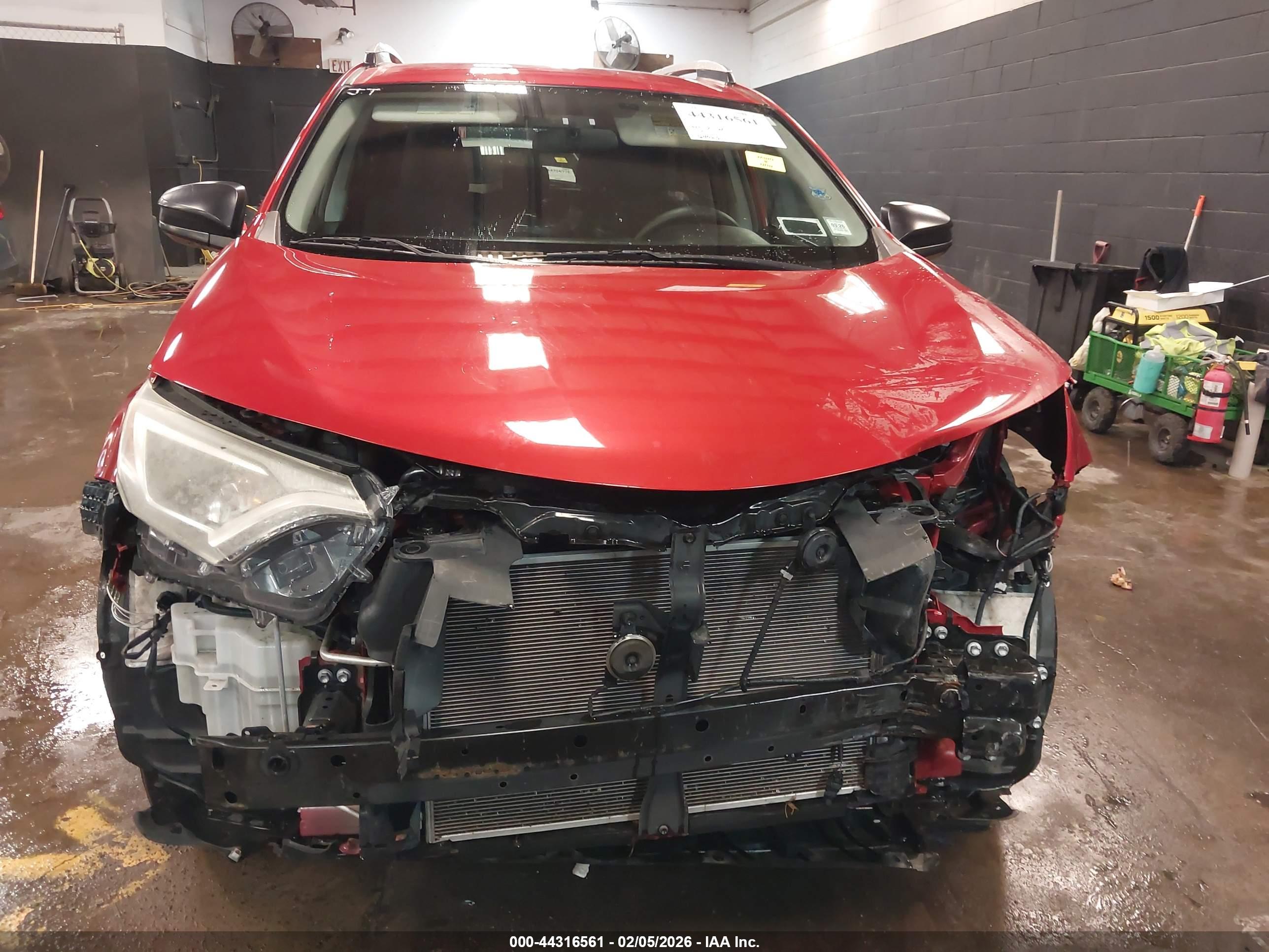 TOYOTA RAV4 image 6