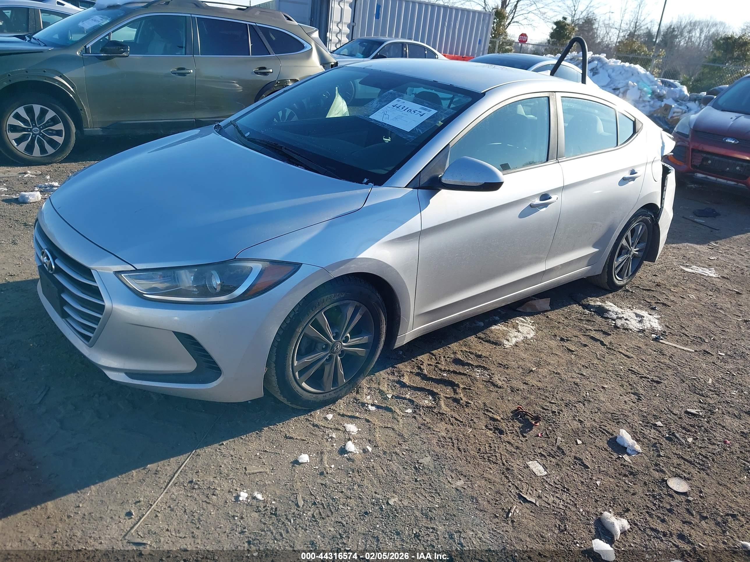 HYUNDAI ELANTRA image 2