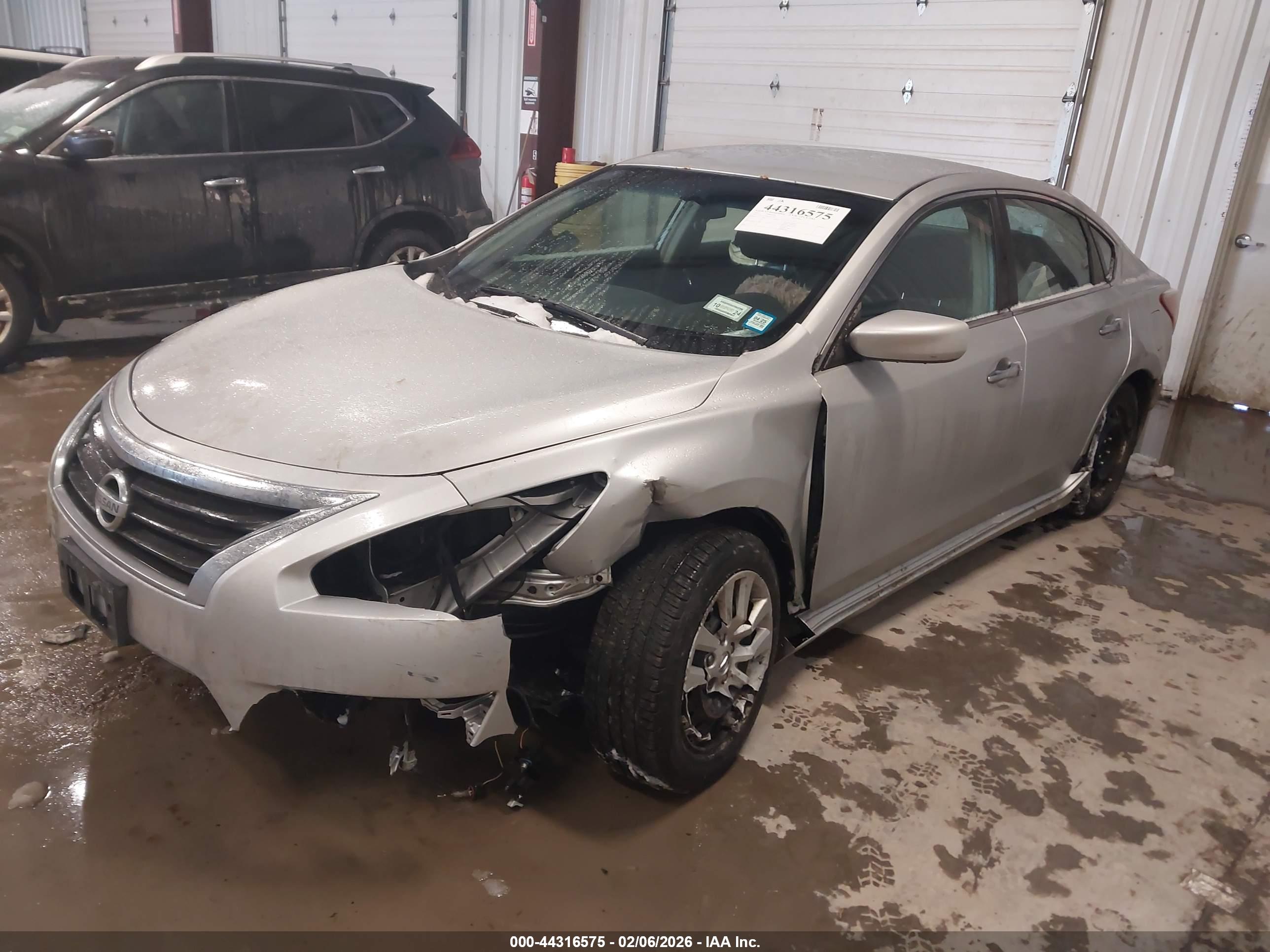 NISSAN ALTIMA image 2