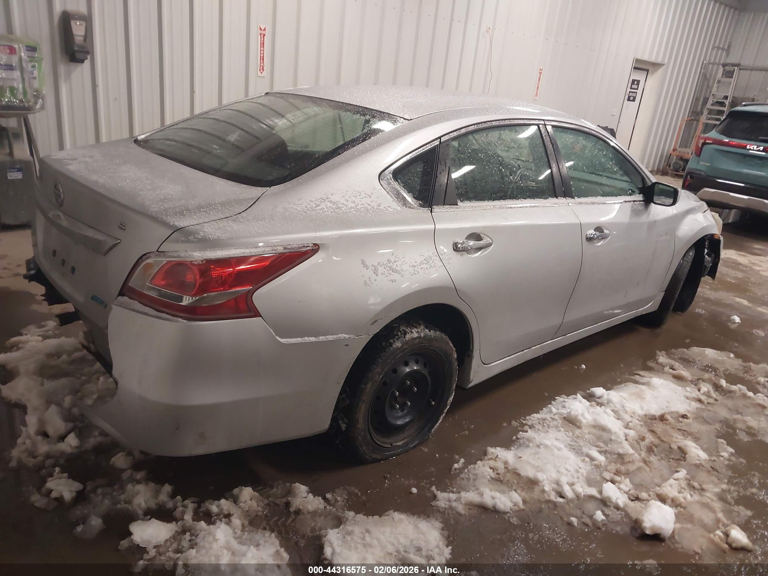 NISSAN ALTIMA image 8