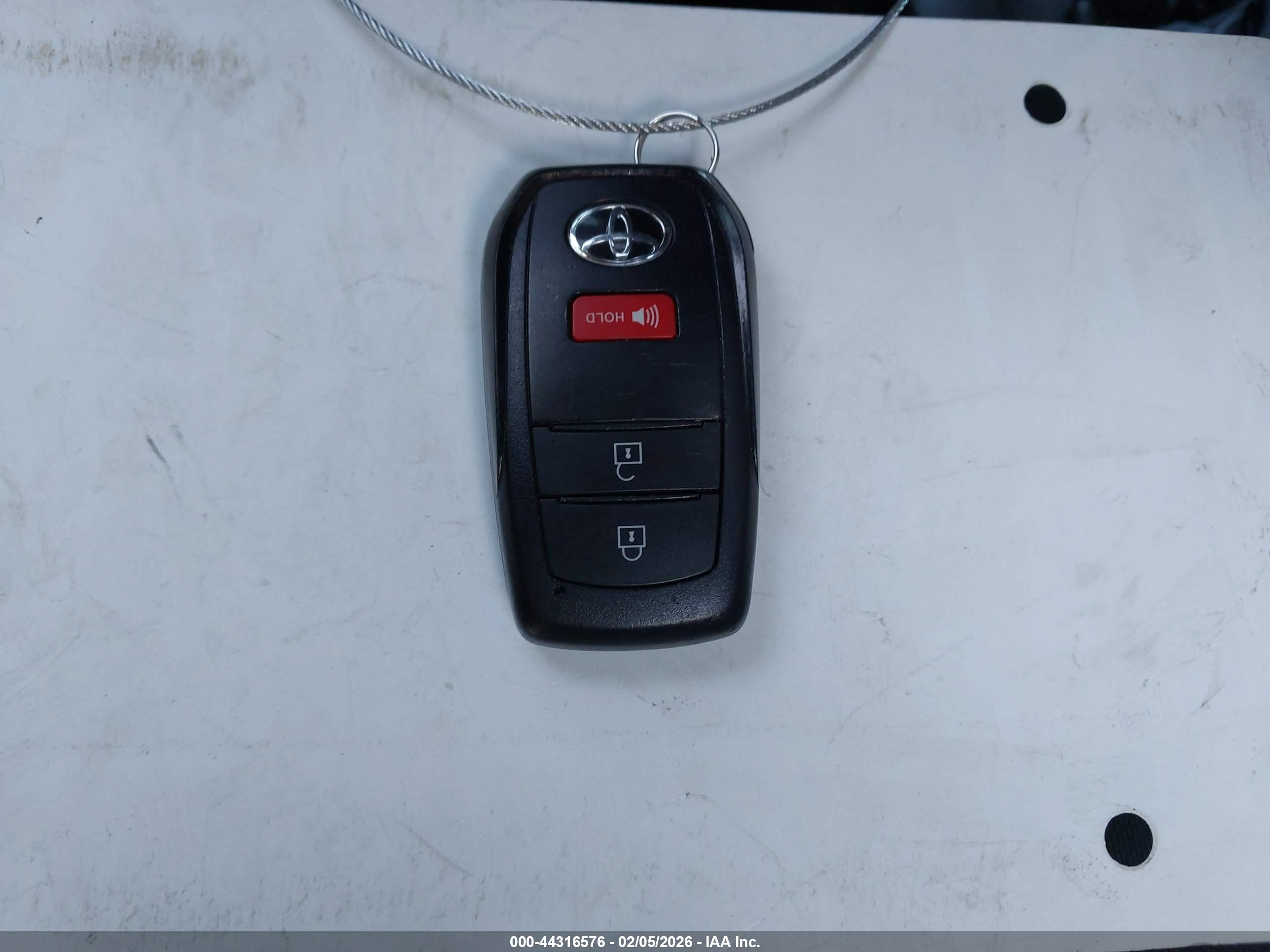 TOYOTA TACOMA image 11