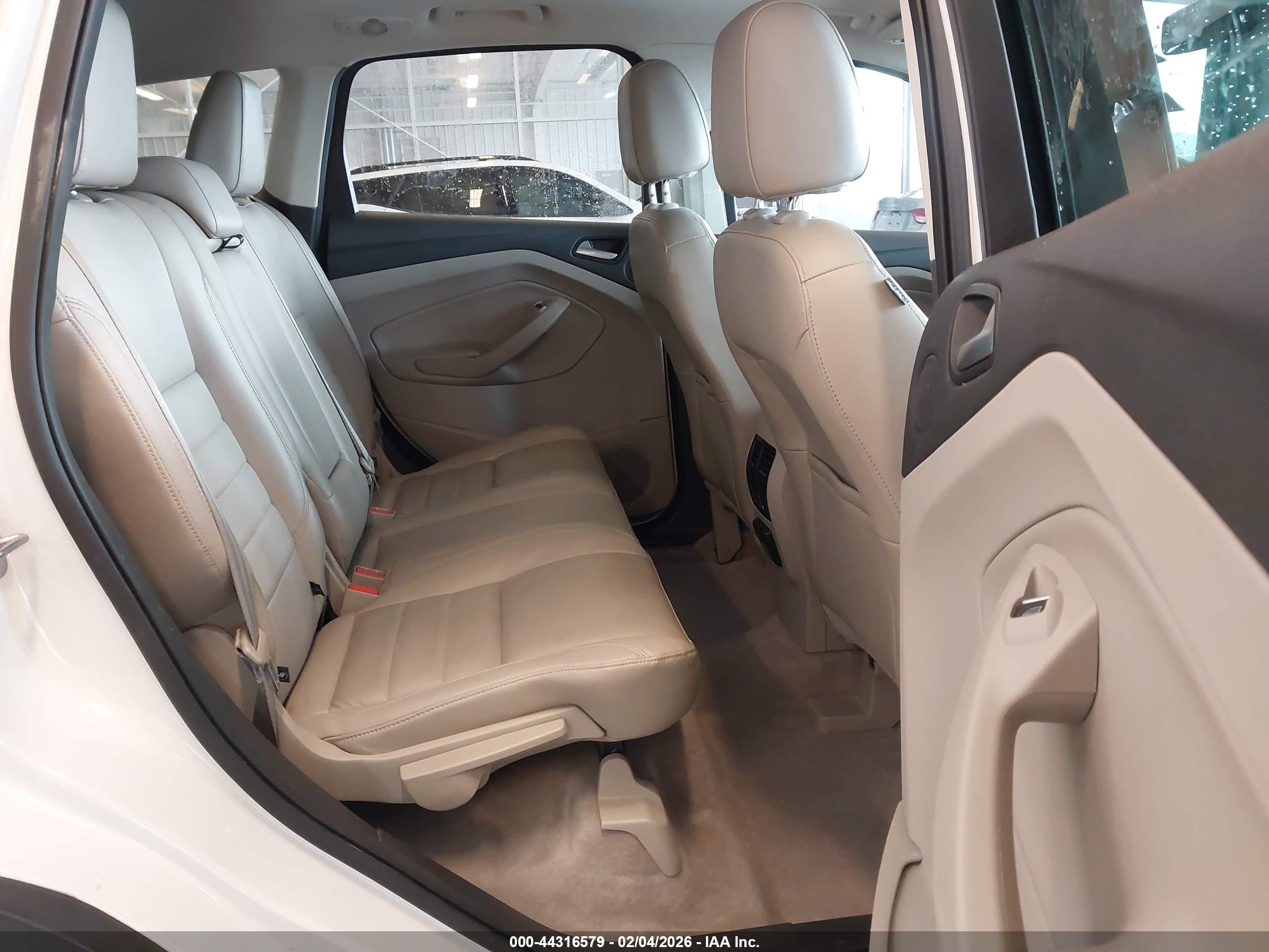 FORD ESCAPE image 8