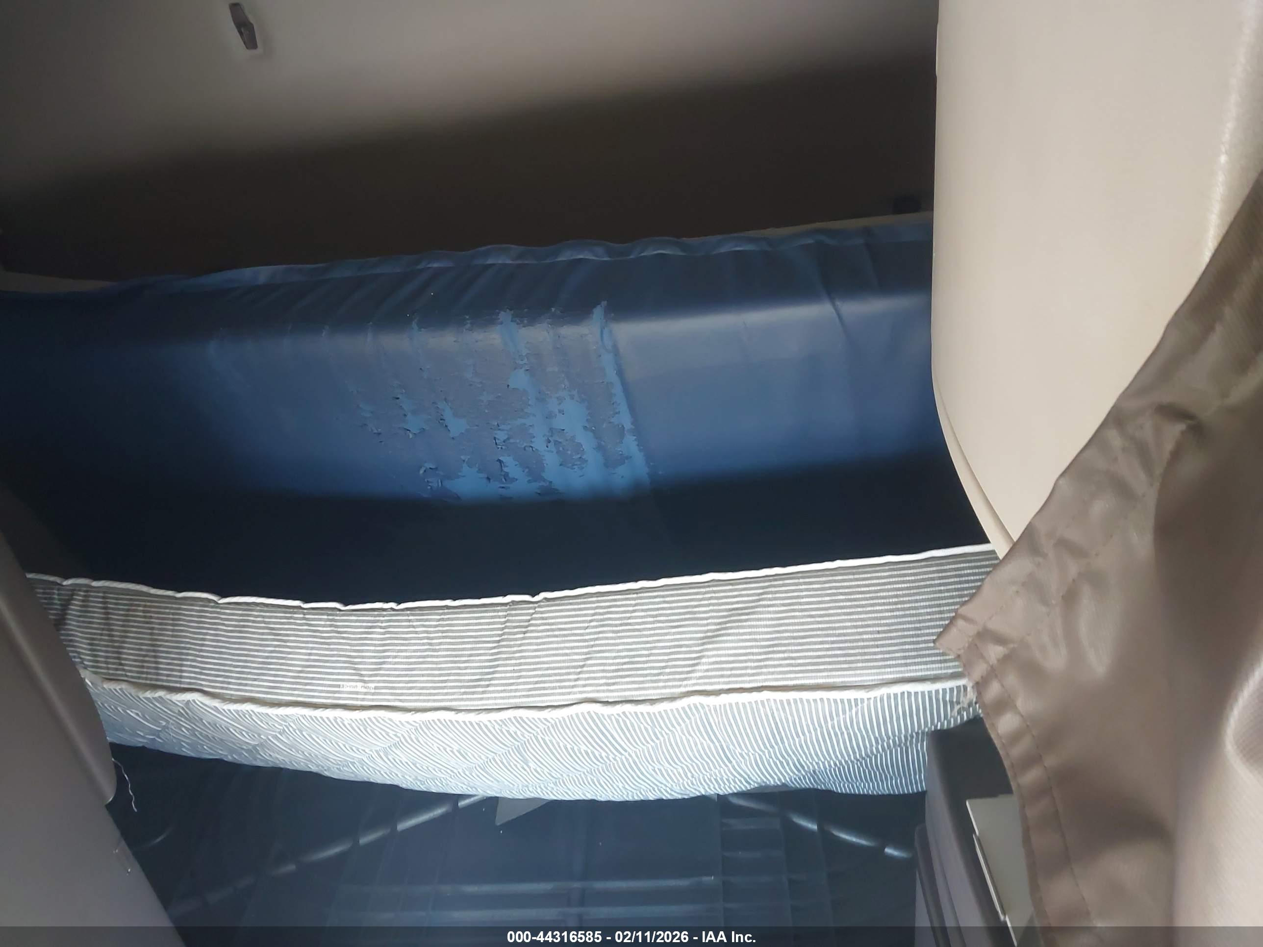 VOLVO VN image 7