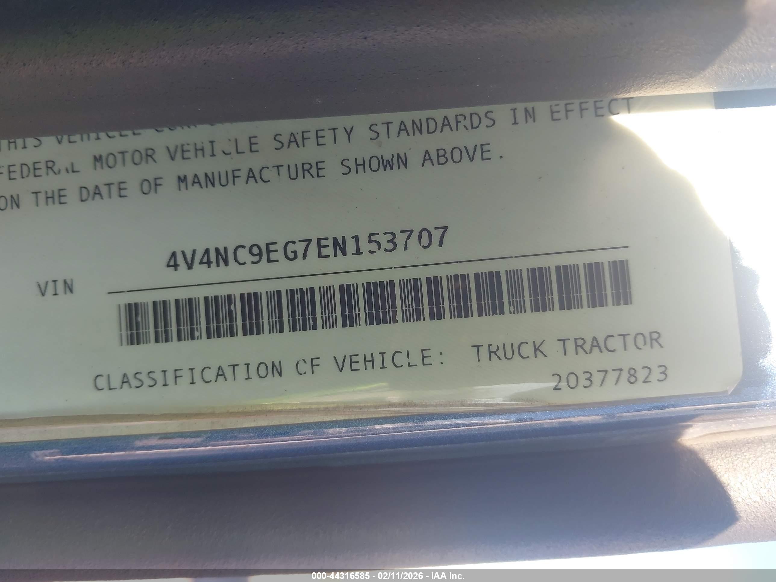 VOLVO VN image 9