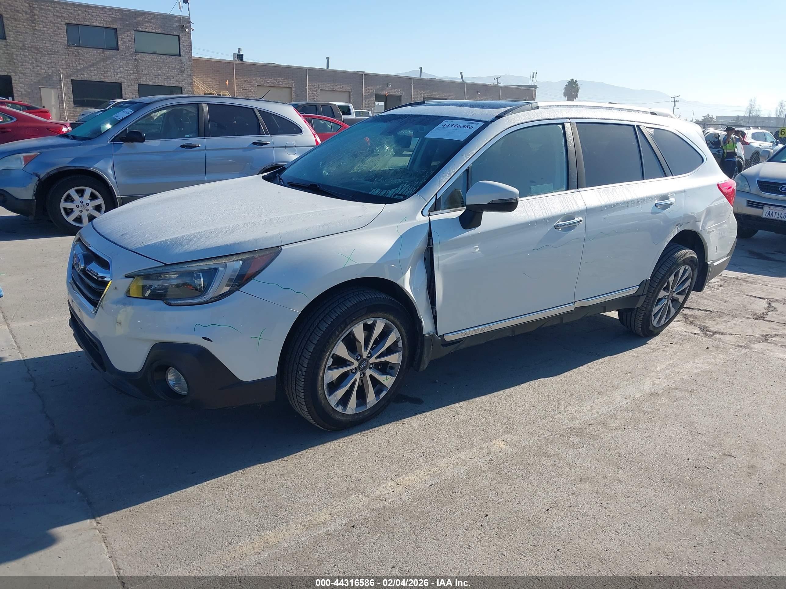 SUBARU OUTBACK image 2