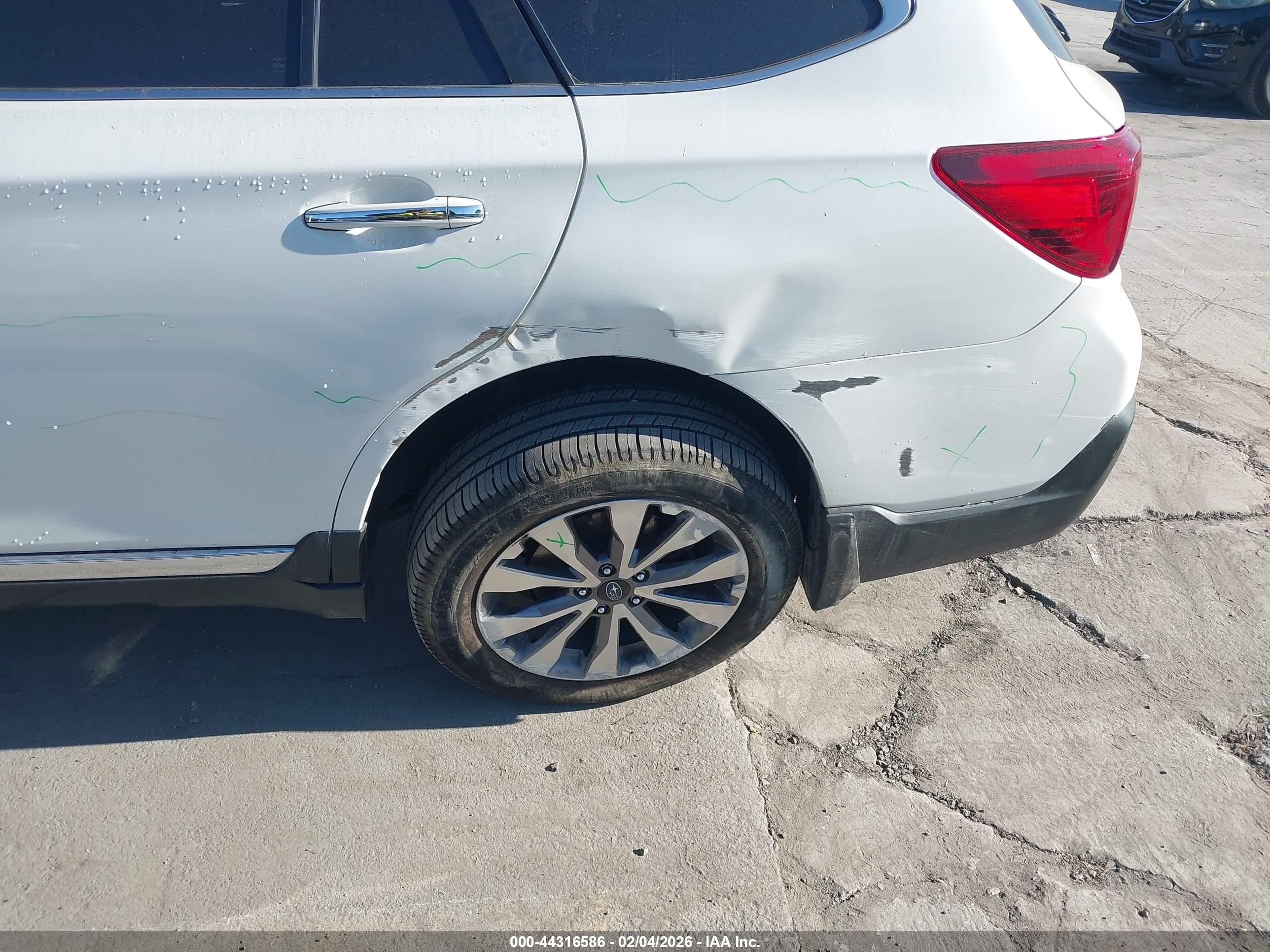 SUBARU OUTBACK image 6
