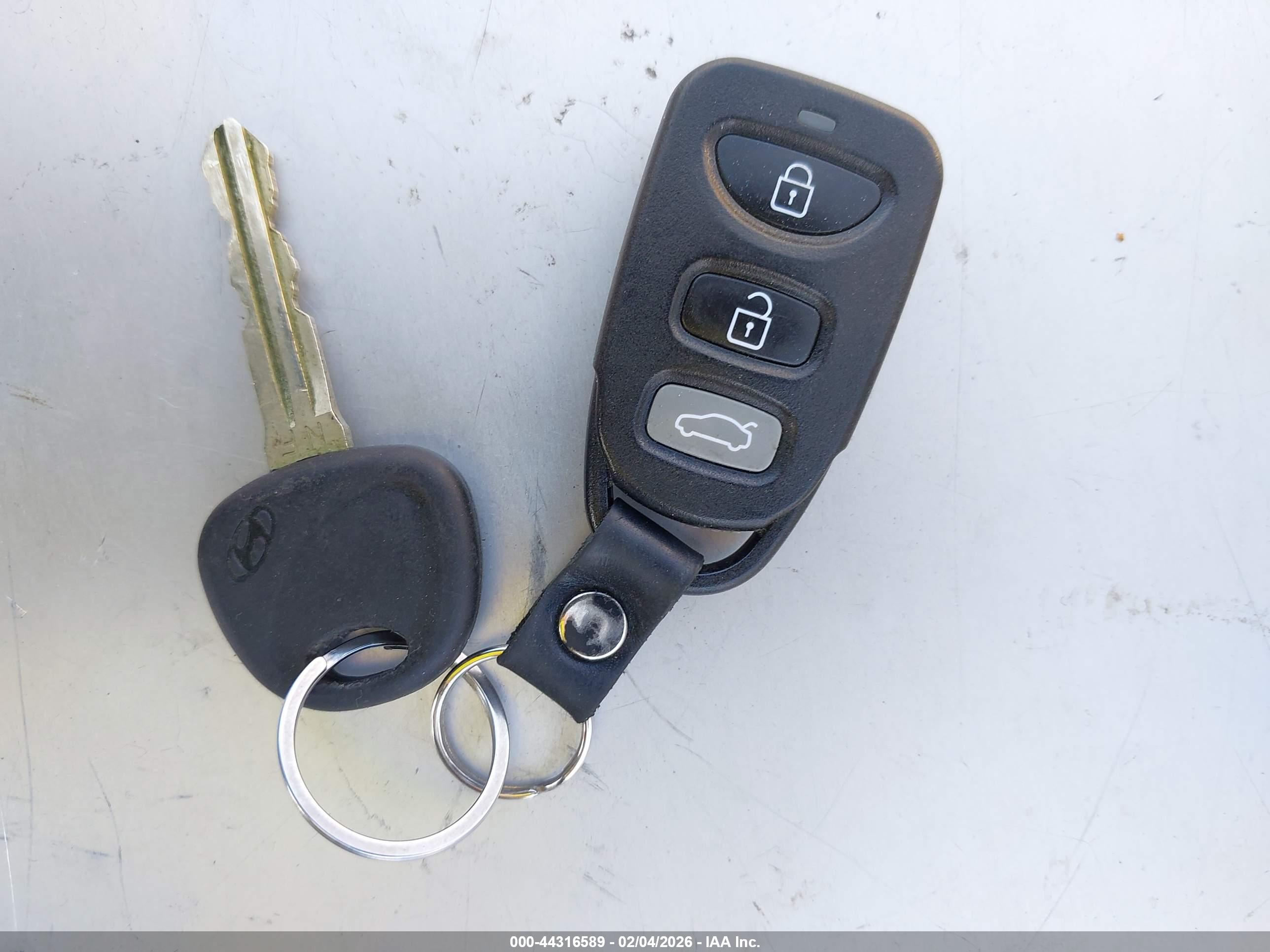 HYUNDAI SONATA image 11