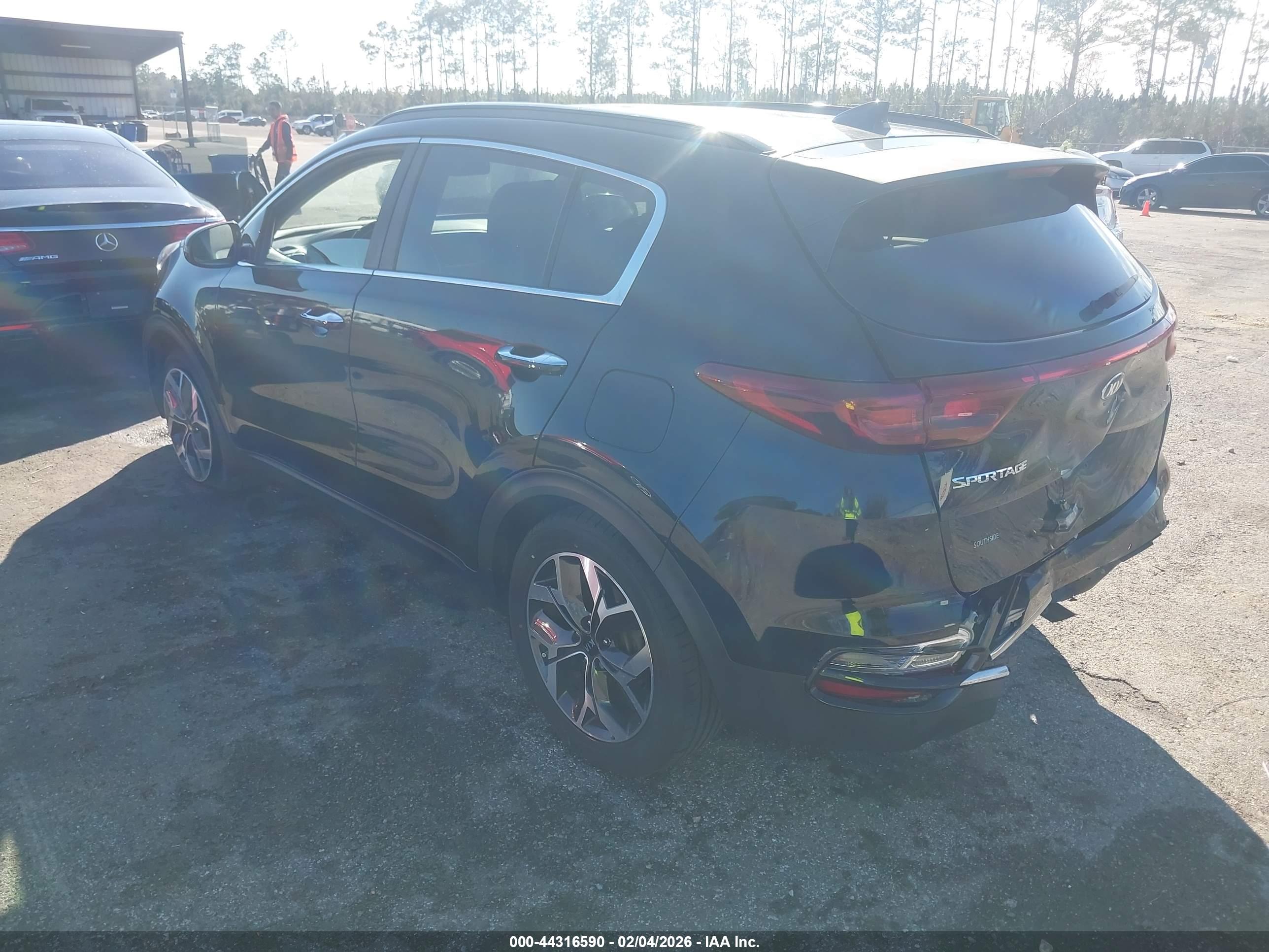 KIA SPORTAGE image 3