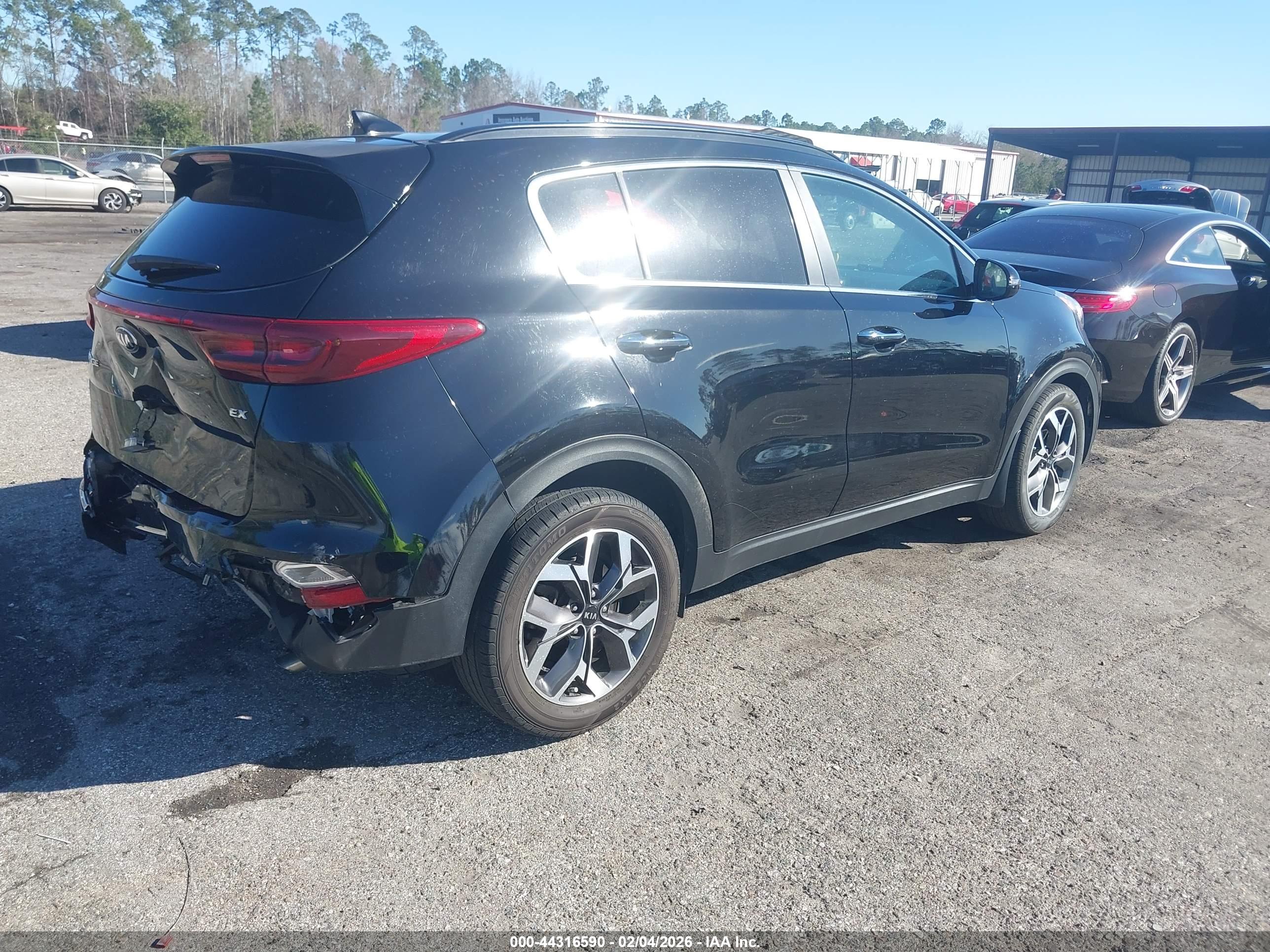 KIA SPORTAGE image 4