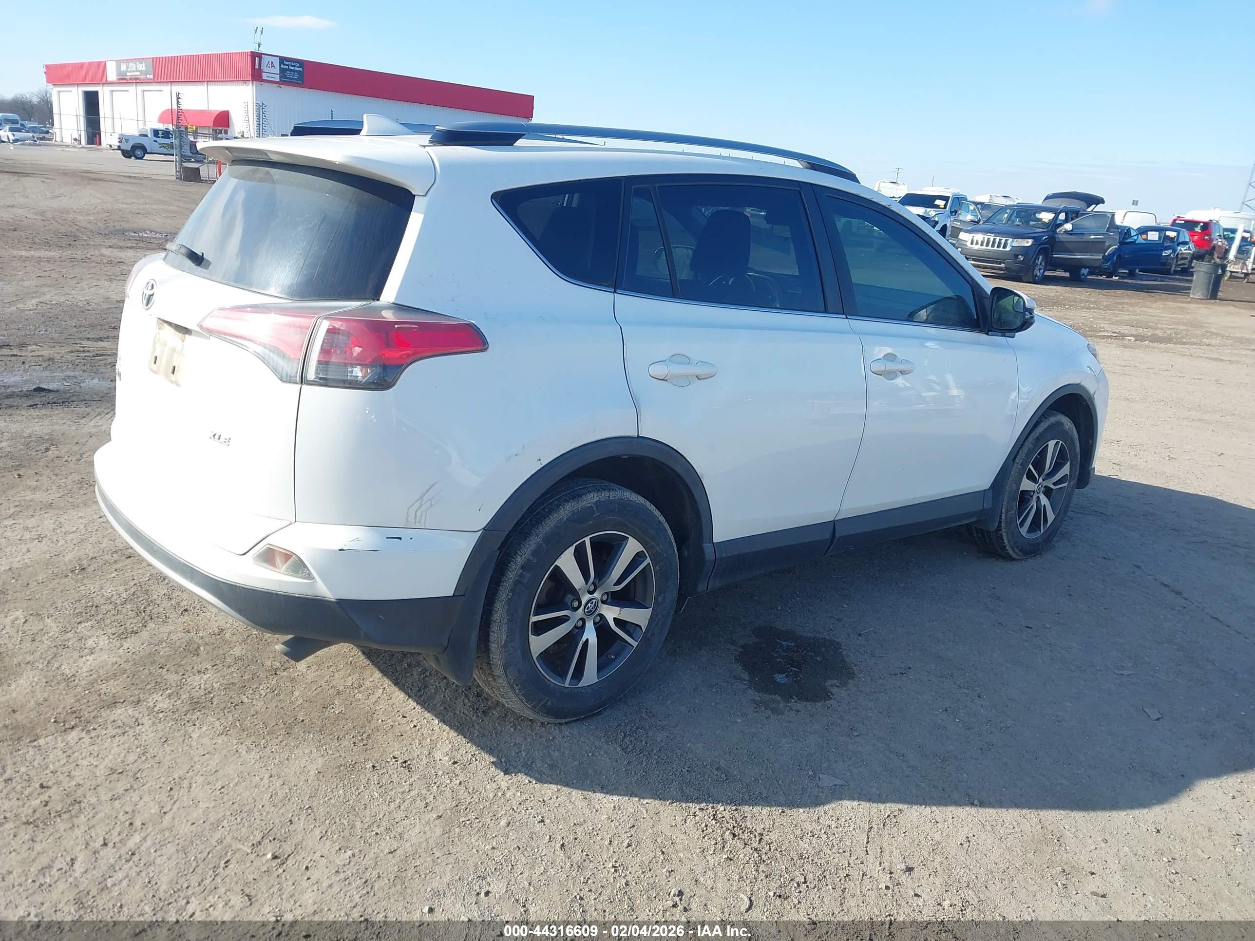 TOYOTA RAV4 image 4