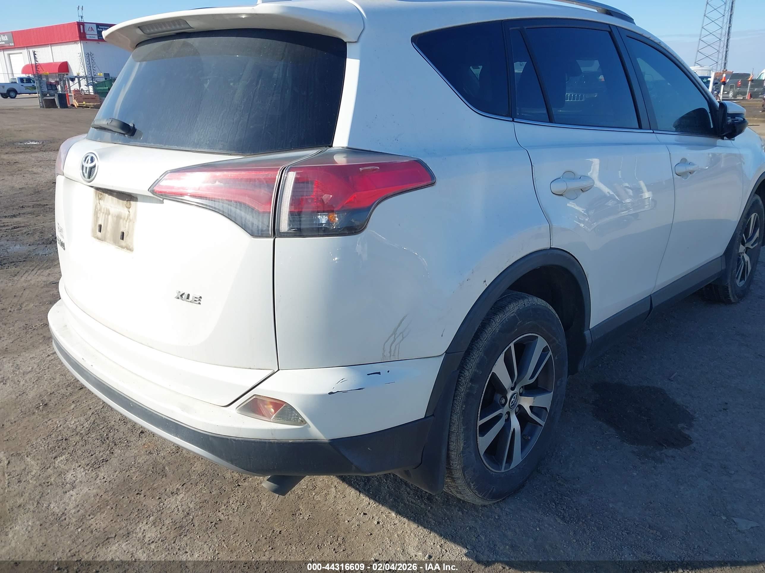 TOYOTA RAV4 image 6