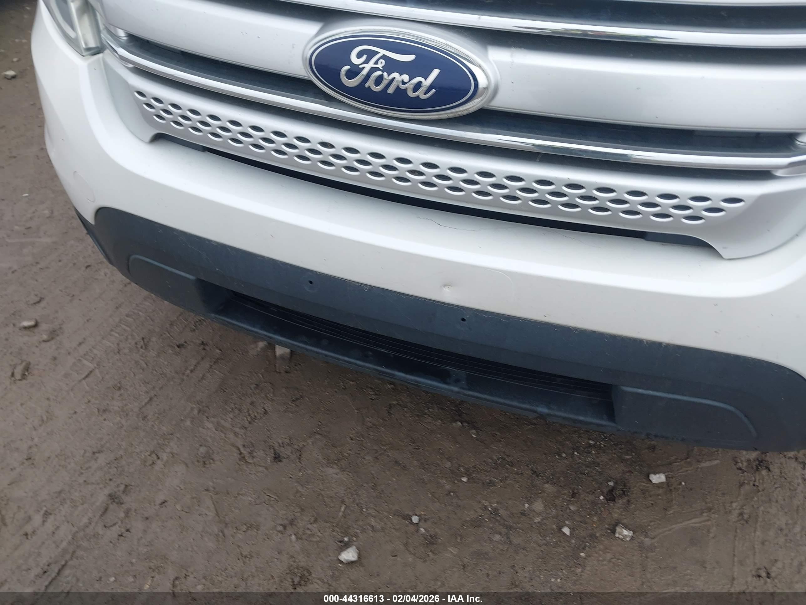 FORD EXPLORER image 6