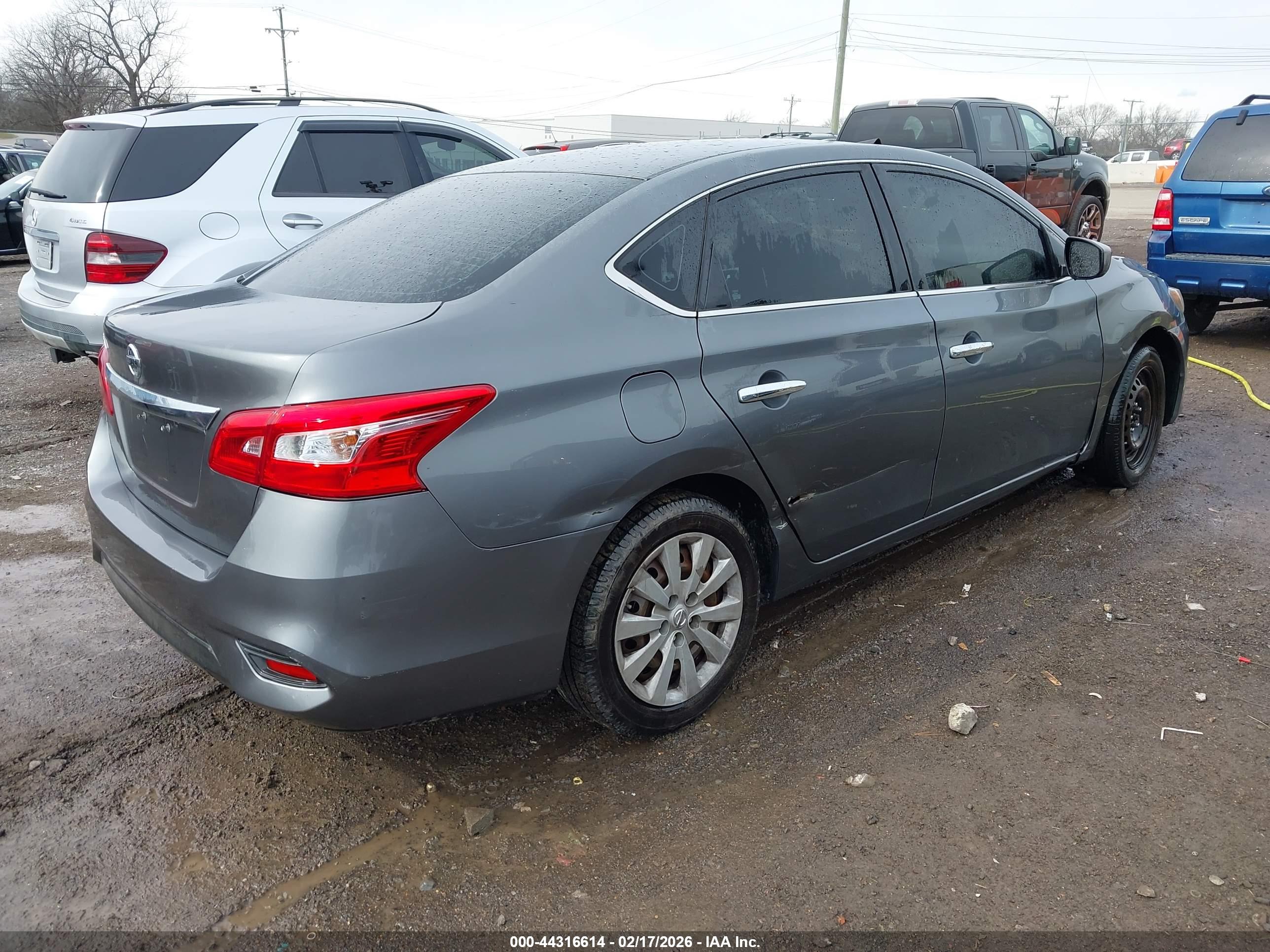 NISSAN SENTRA image 4