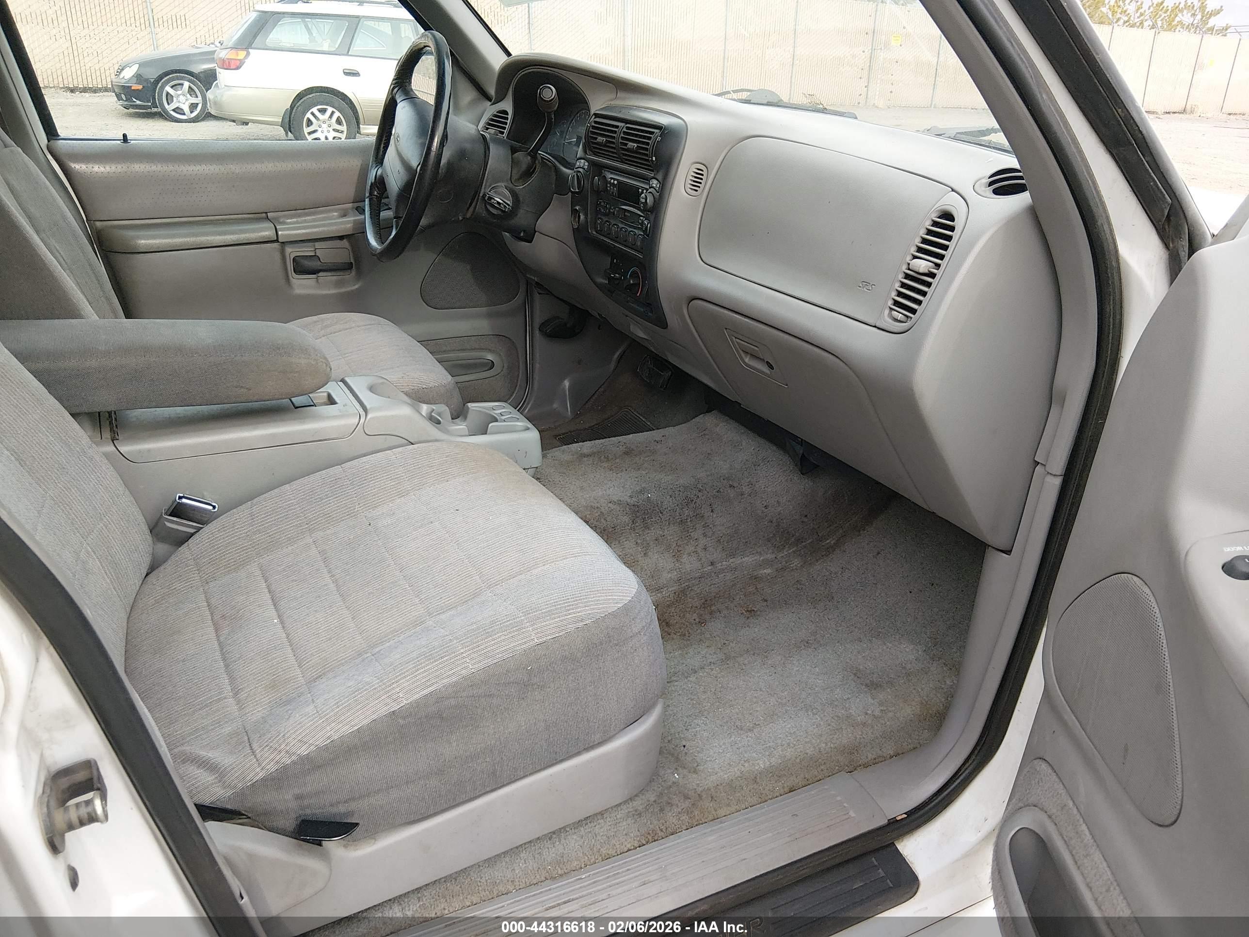 FORD EXPLORER image 5