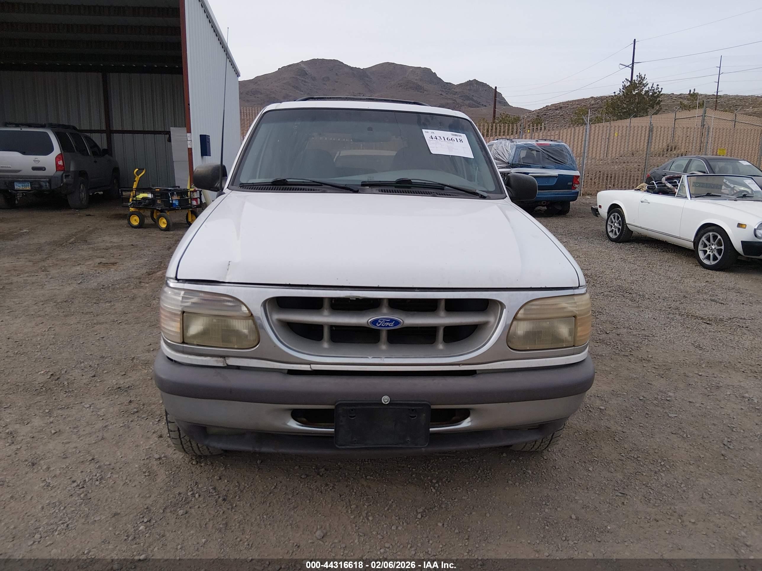 FORD EXPLORER image 6