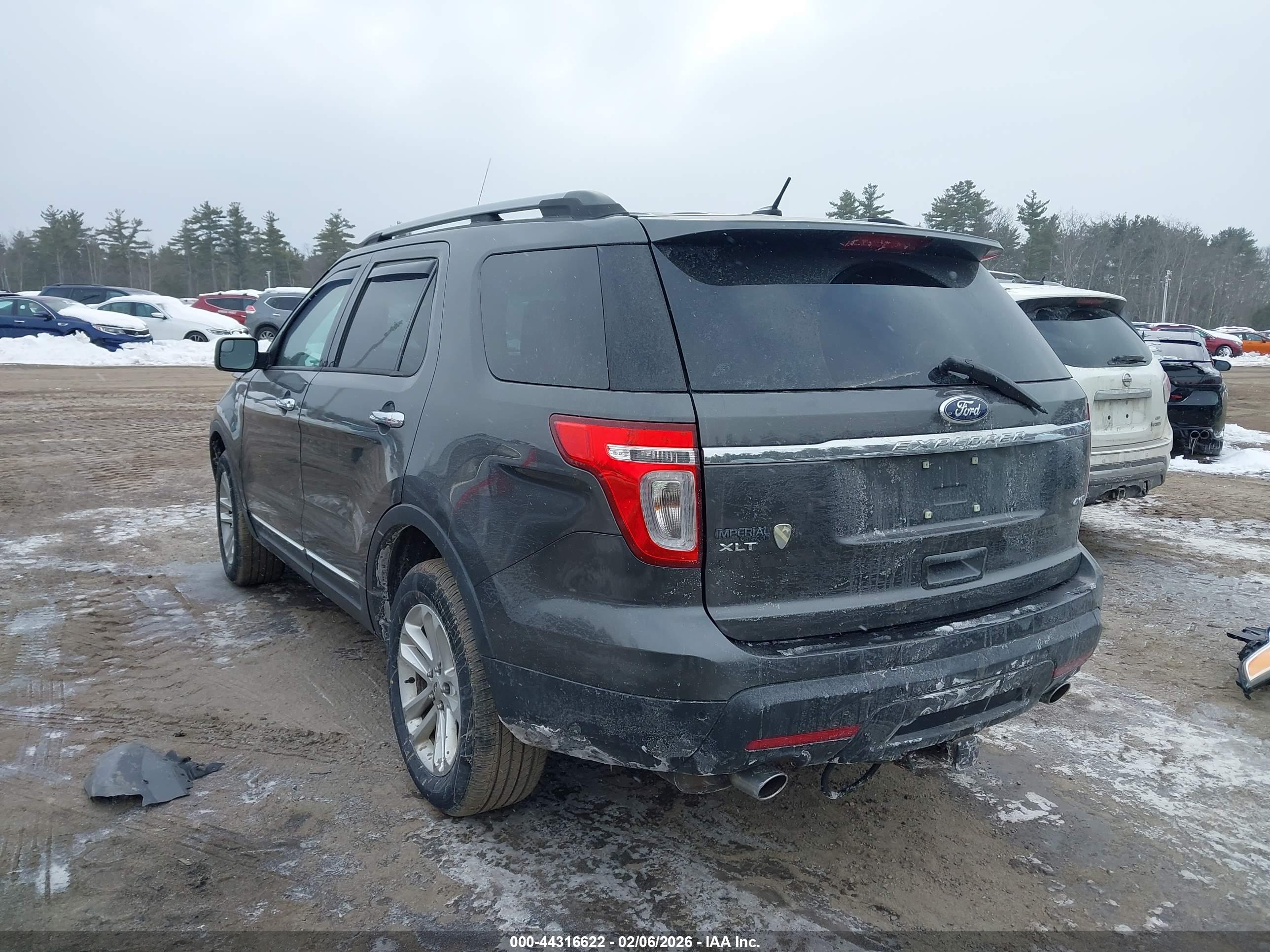 FORD EXPLORER image 3