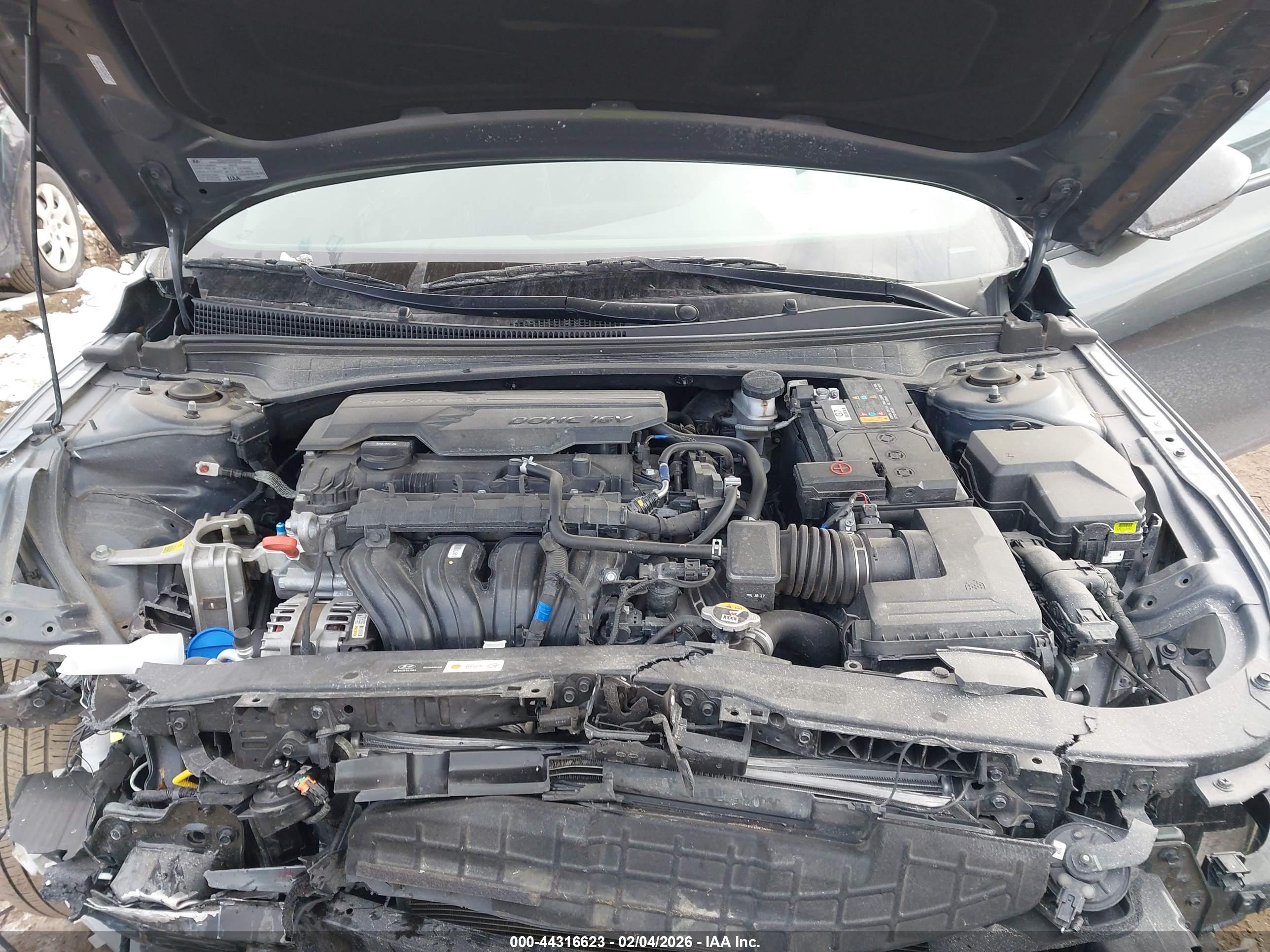 HYUNDAI ELANTRA image 10